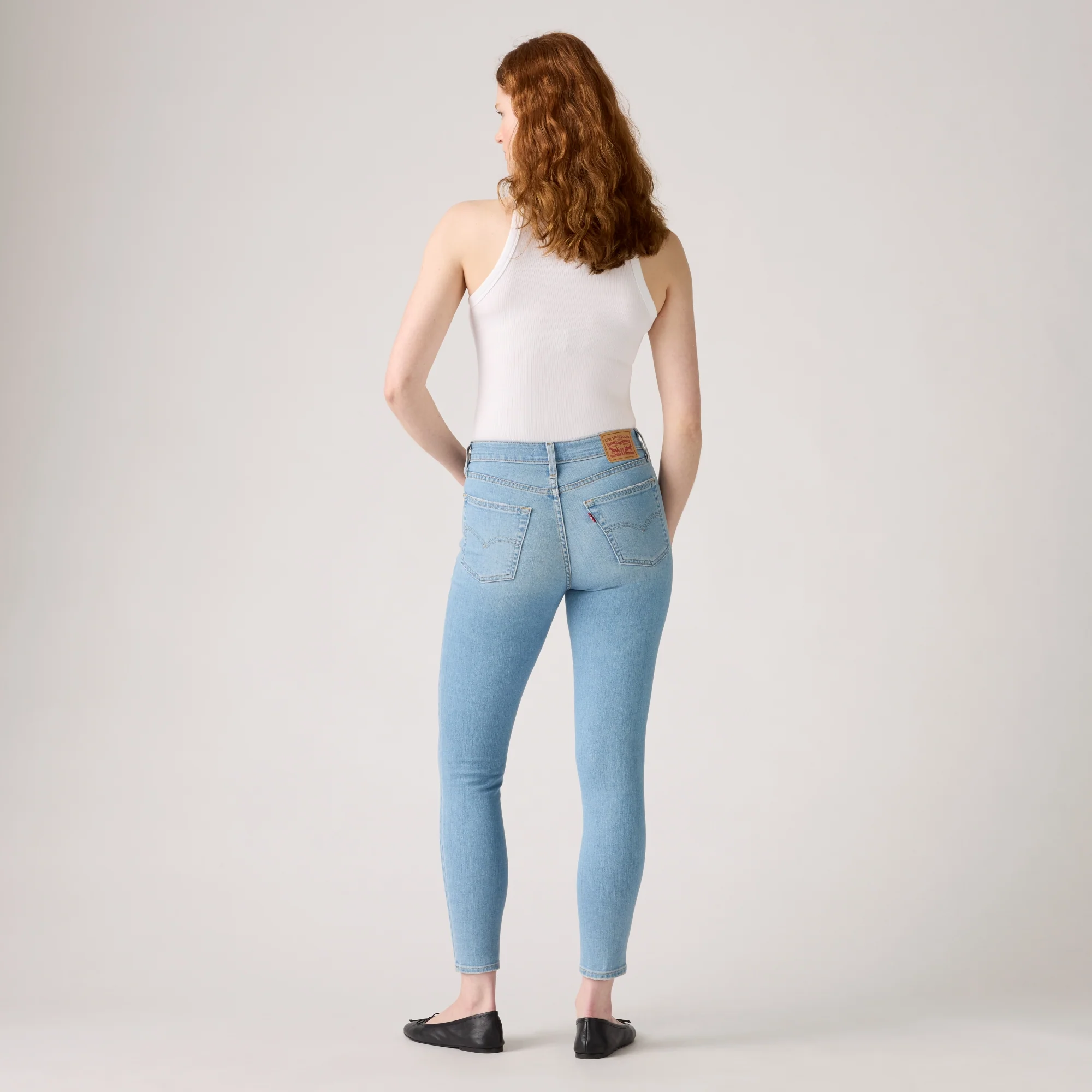 LEVI’S® WOMEN'S 721 HIGH-RISE SKINNY JEANS - MED INDIGO - WORN IN - Image 3