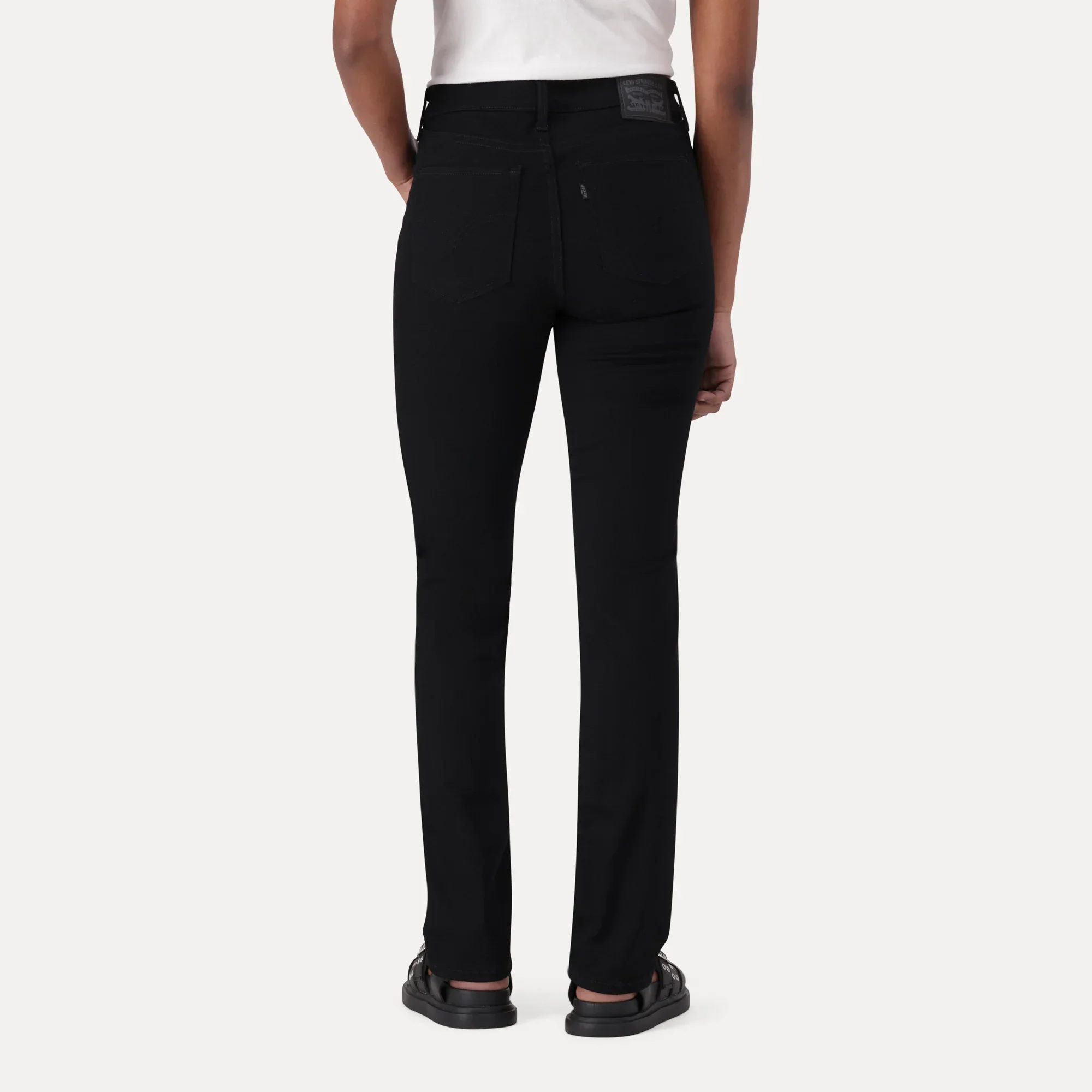 LEVI’S® WOMEN'S 712 MID-RISE SLIM JEANS - BLACK - Image 7