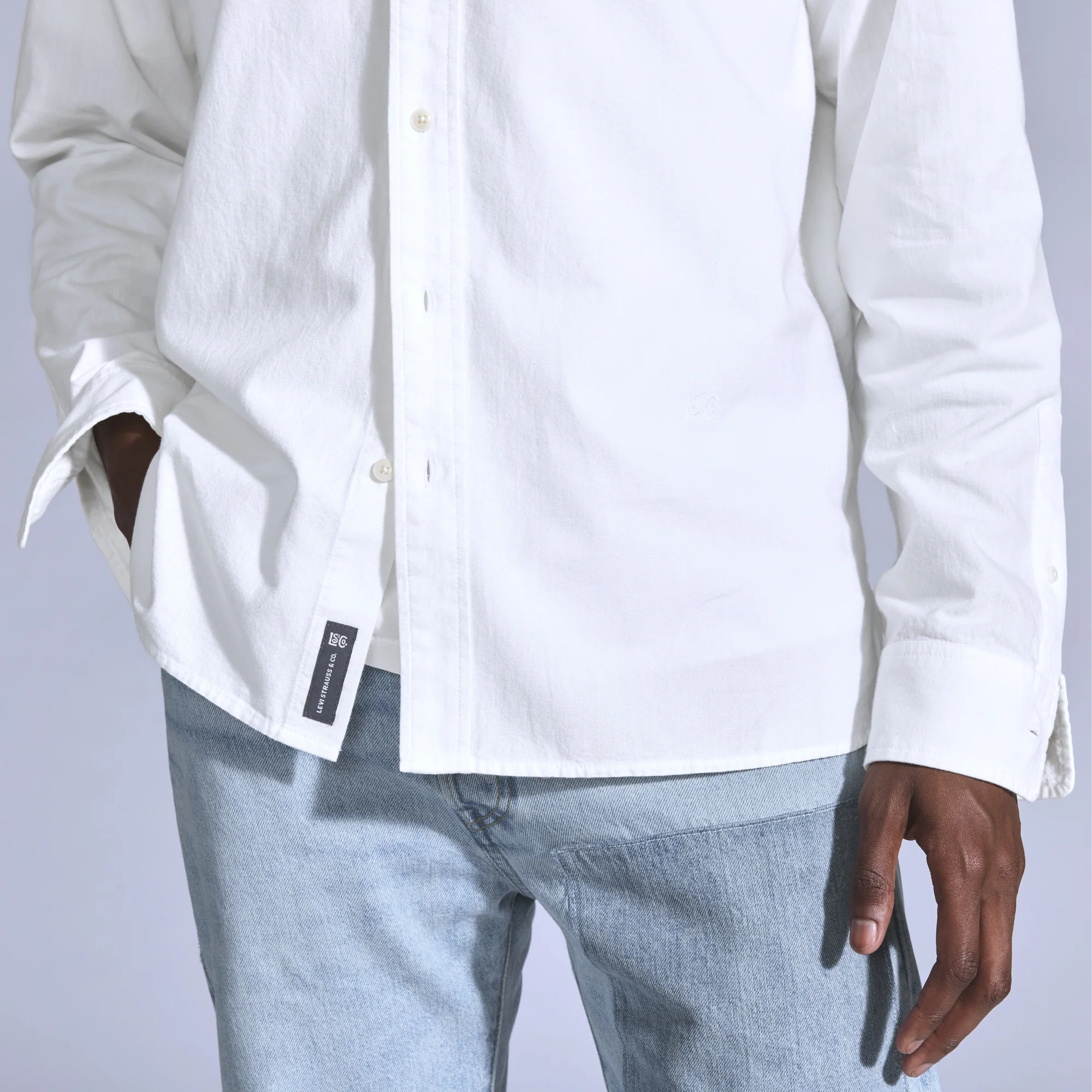 LEVI'S® BLUE TAB™ MEN'S RELAXED BUTTON-UP SHIRT - WHITE - Image 4