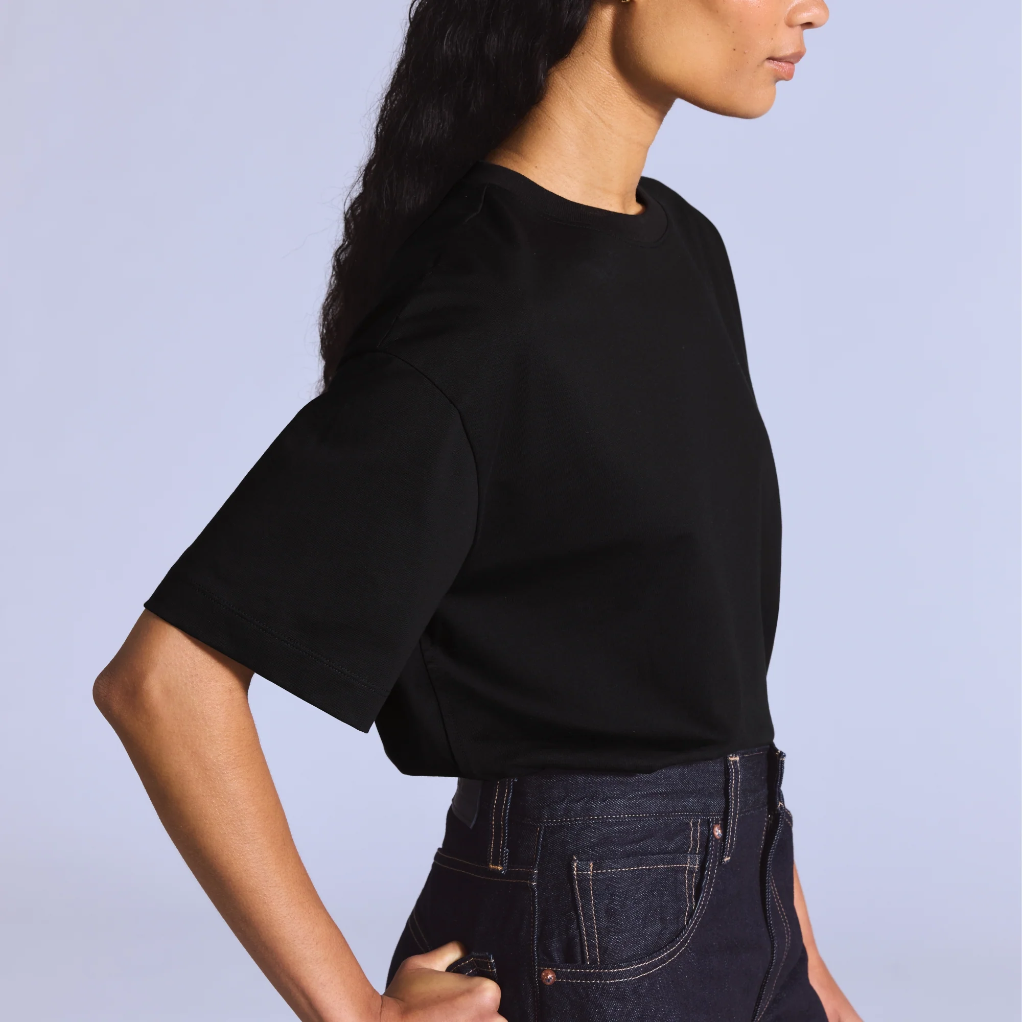 LEVI'S® BLUE TAB™ WOMEN'S DAILY TEE - BLACK - Image 4