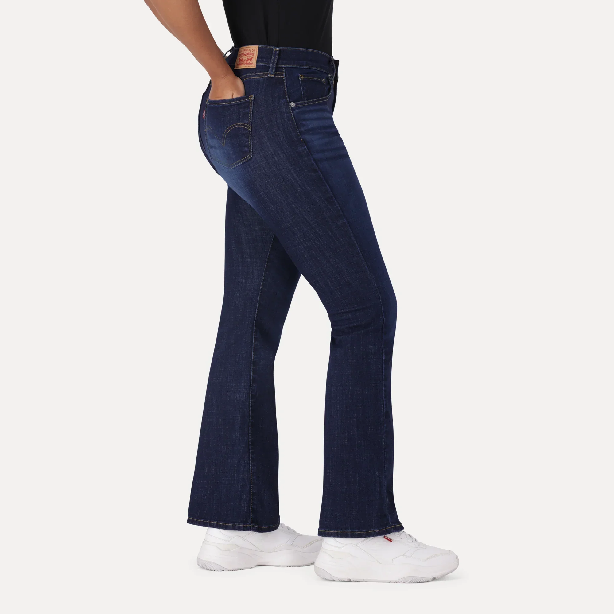 LEVI'S® WOMEN'S CURVY FLARE - DARK INDIGO - WORN IN - Image 3