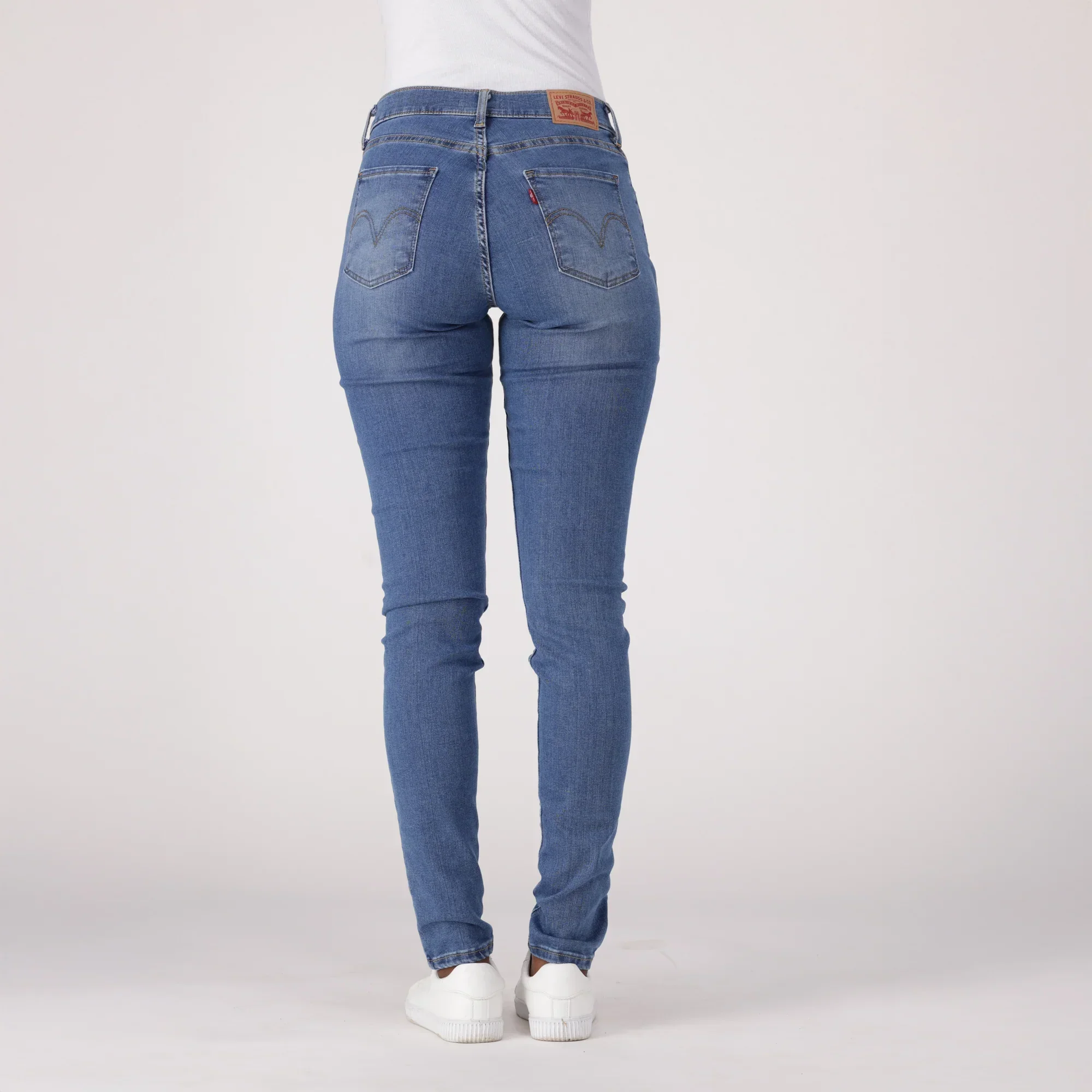 LEVI'S® WOMEN'S CURVY SKINNY - MED INDIGO - FLAT FINISH - Image 3