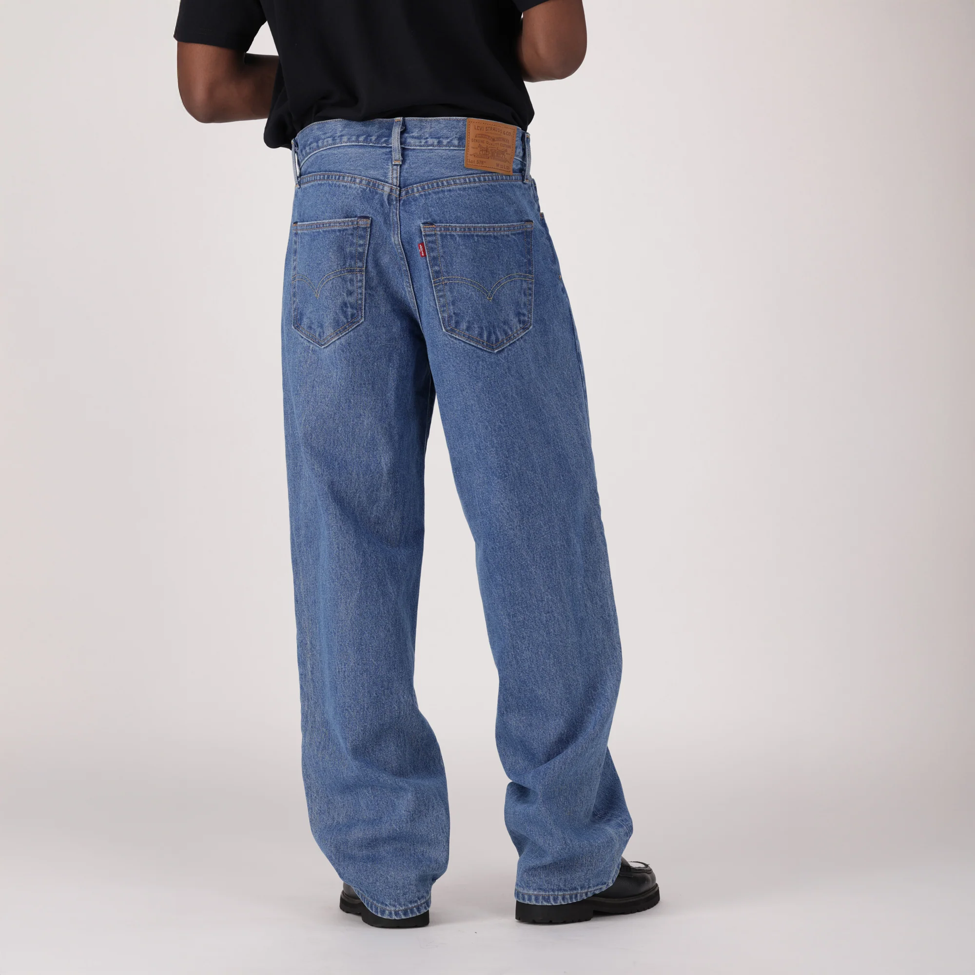 LEVI'S® MEN’S 578™ BAGGY JEANS - MED INDIGO - WORN IN - Image 3