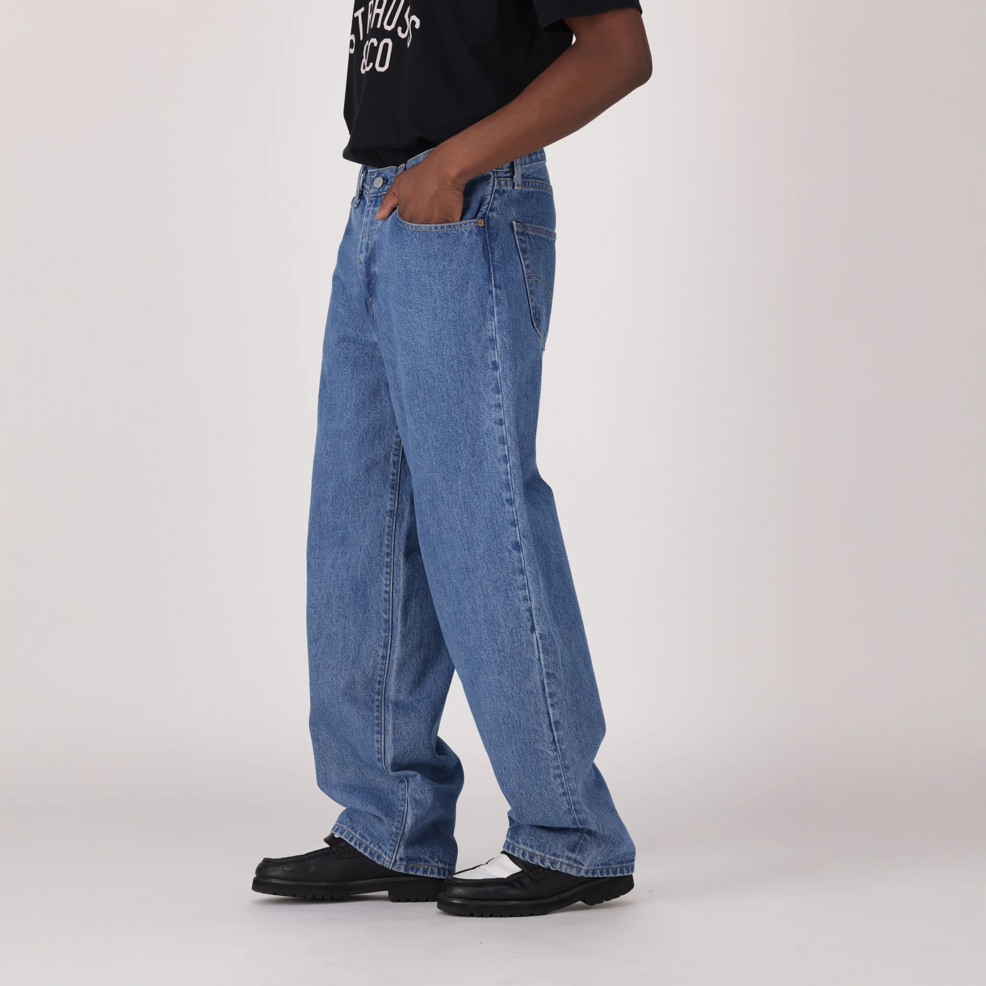 LEVI'S® MEN’S 578™ BAGGY JEANS - MED INDIGO - WORN IN - Image 4