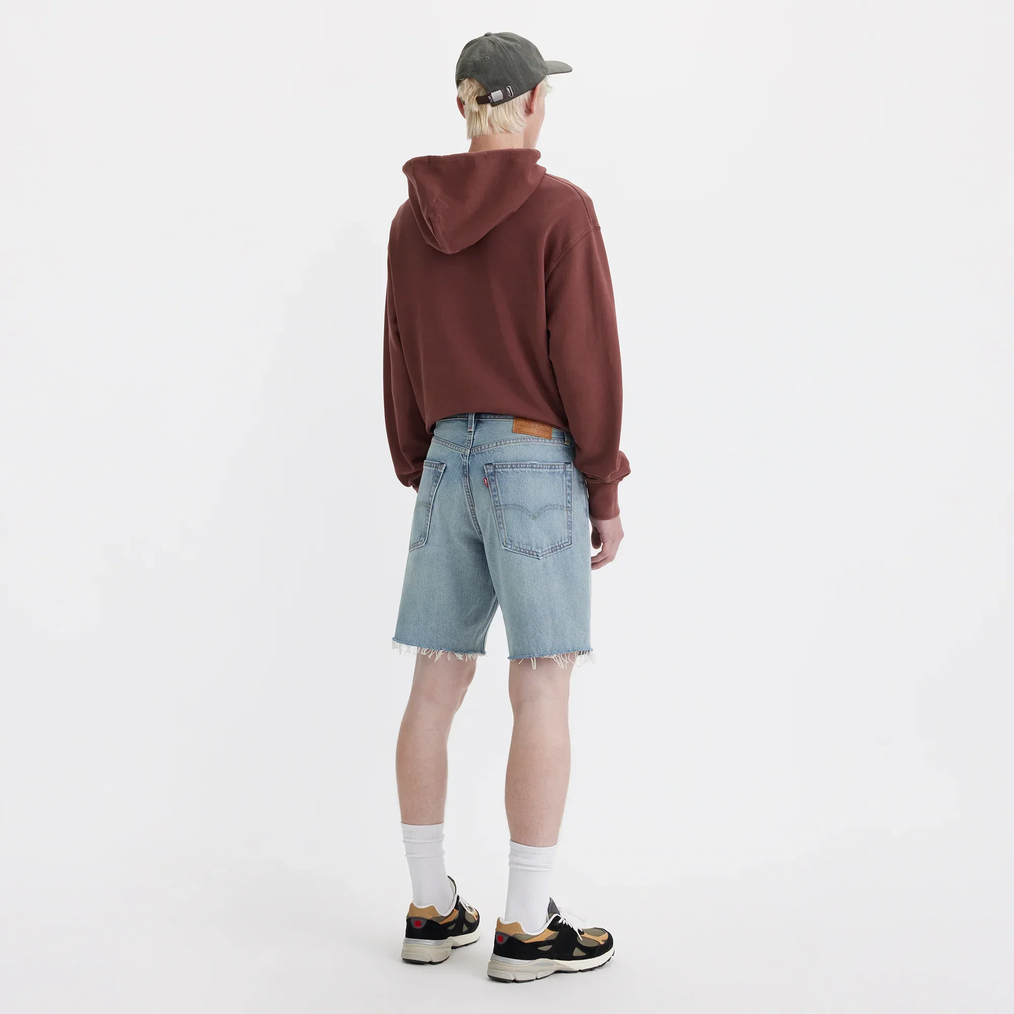 LEVI'S® MEN'S 468 LOOSE SHORTS - LIGHT INDIGO - WORN IN - Image 3