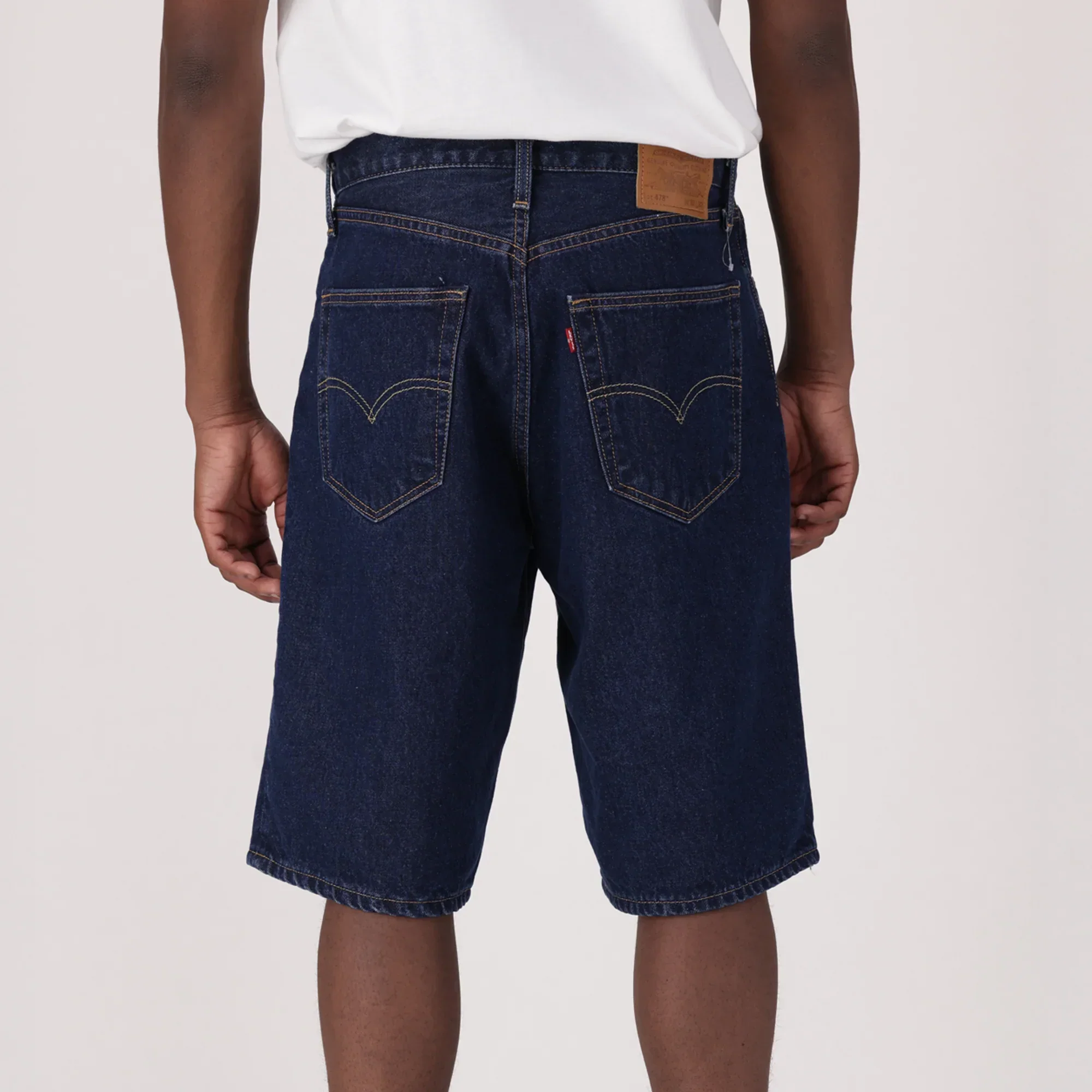 LEVI'S® MEN'S 478 BAGGY SHORTS - DARK INDIGO - WORN IN - Image 5