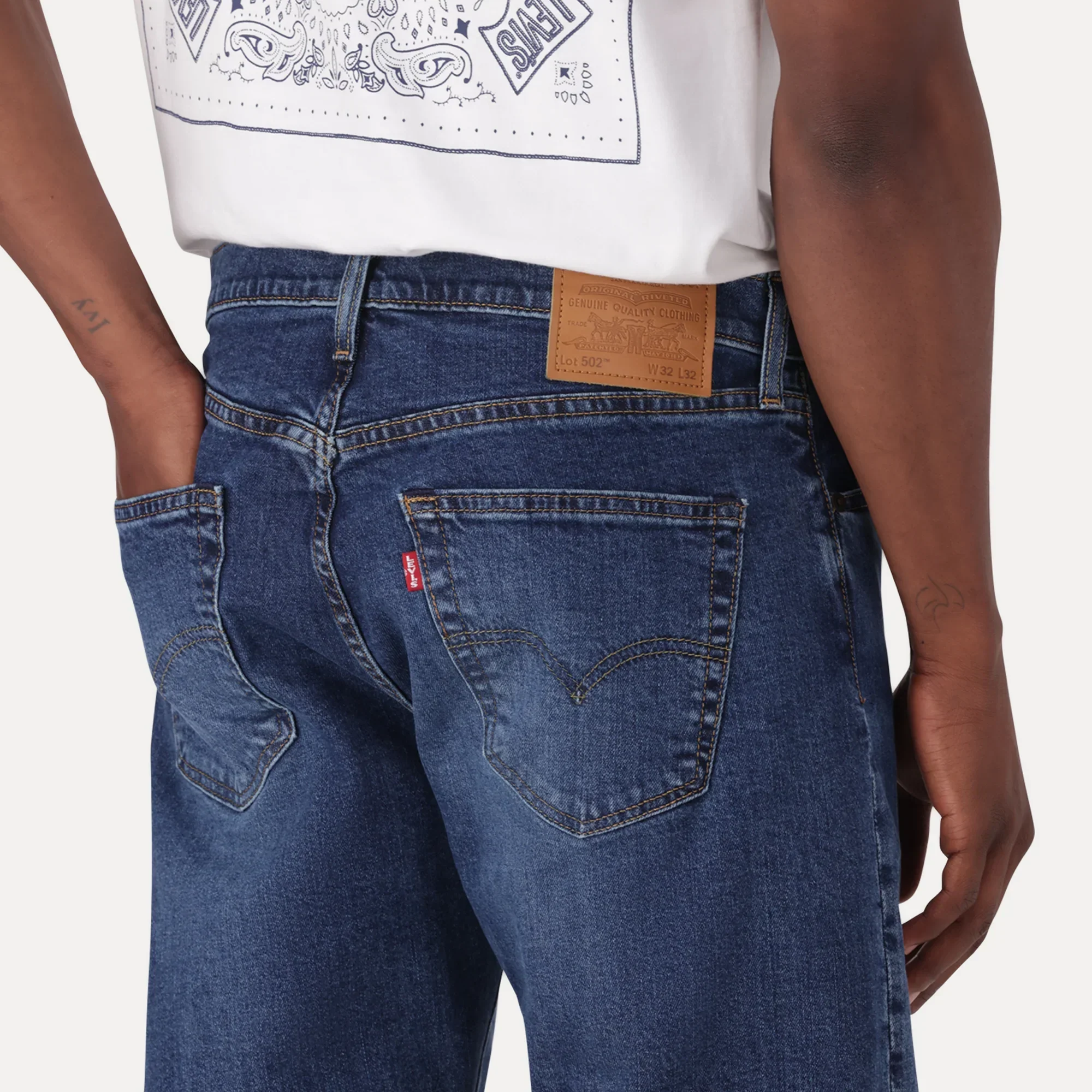 LEVI'S® MEN'S 502™ TAPER JEANS - DARK WASH - Image 9