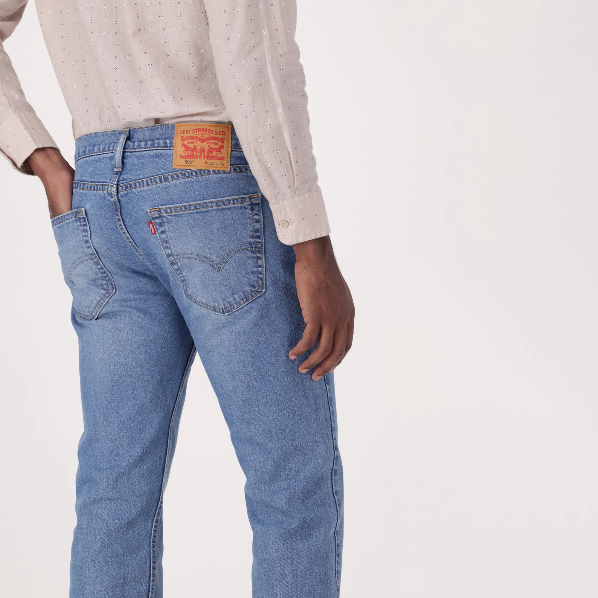 LEVI'S® MEN'S 502™ TAPER JEANS - MED INDIGO - WORN IN - Image 5