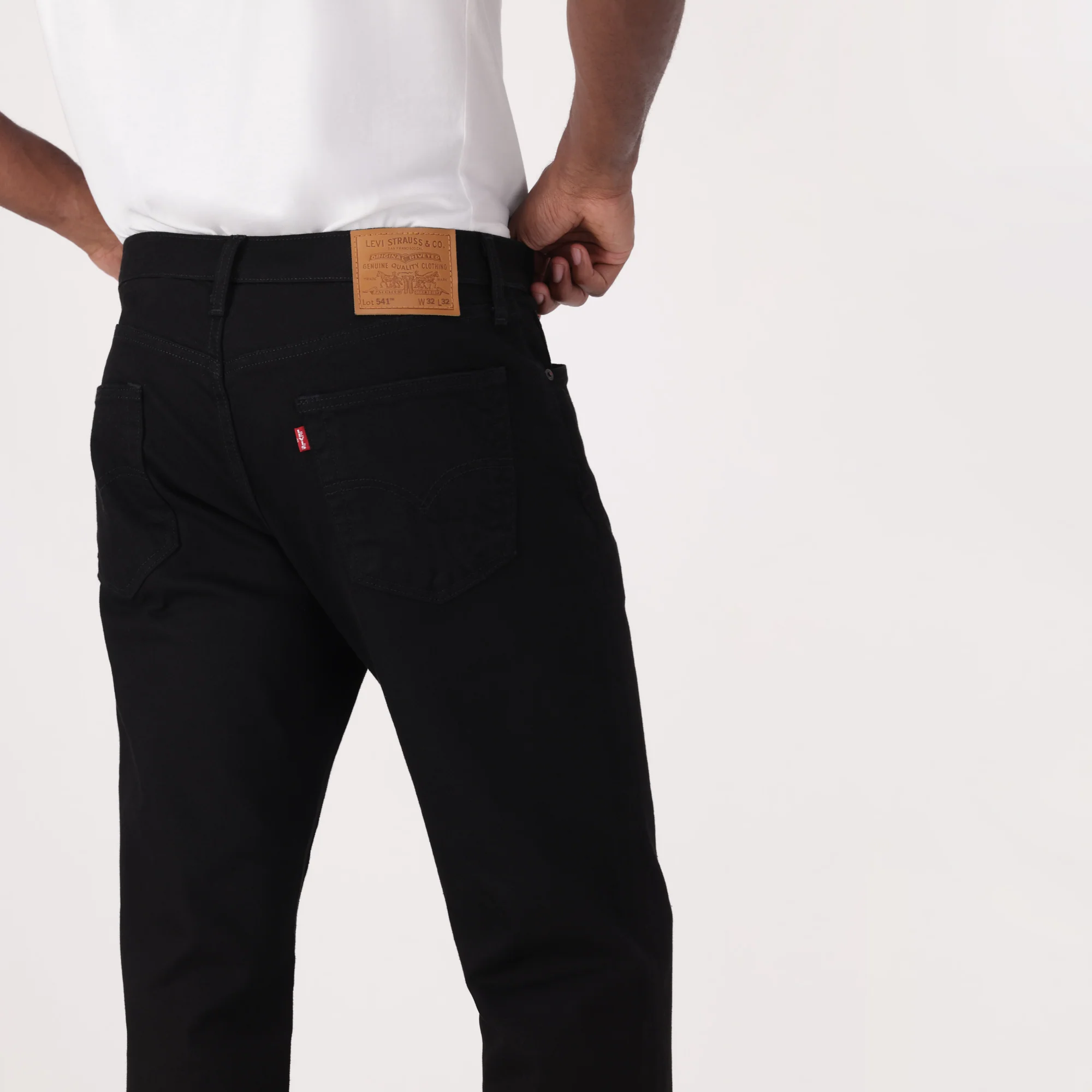 LEVI'S® MEN'S 541™ ATHLETIC TAPER JEANS - BLACK - Image 5