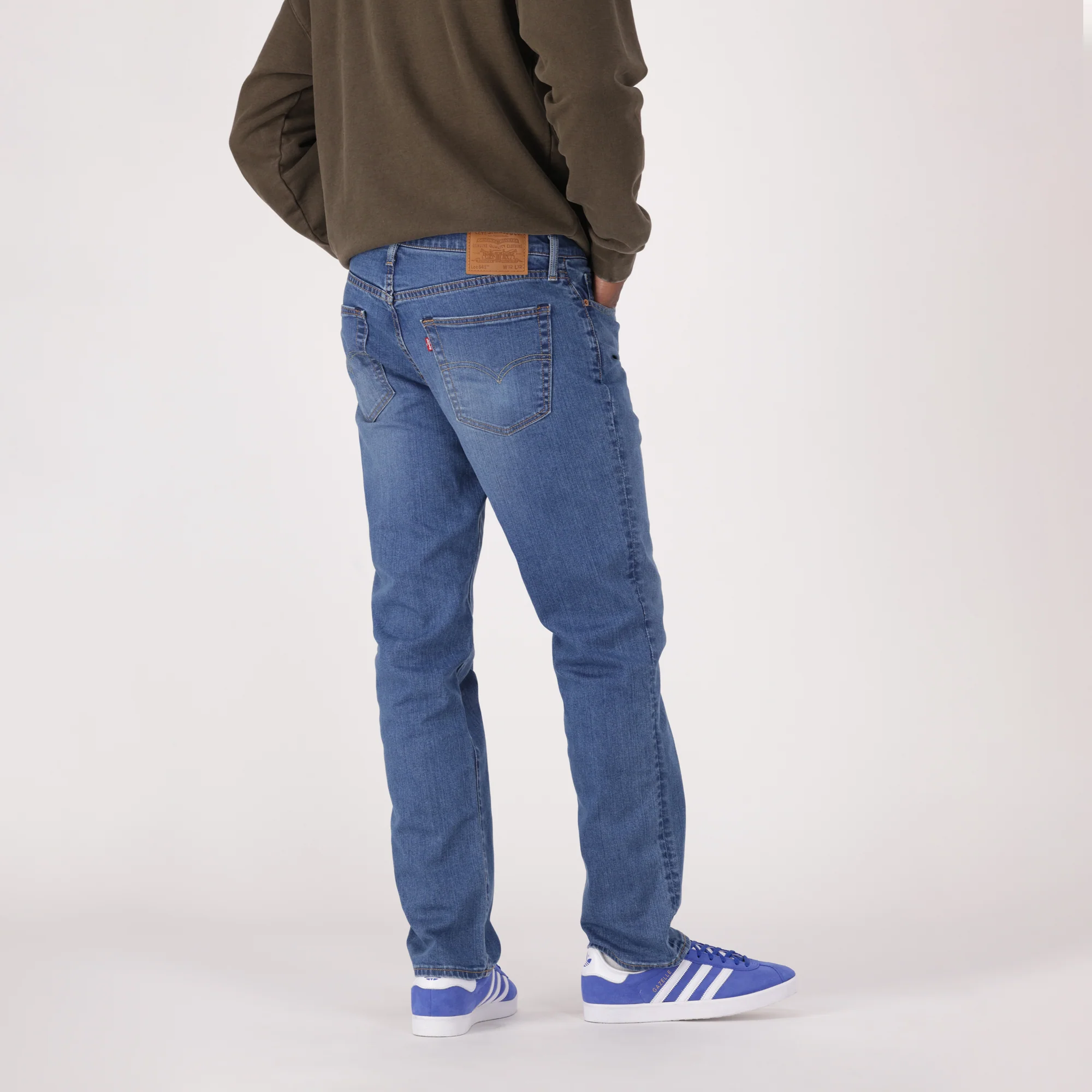 LEVI'S® MEN'S 541™ ATHLETIC TAPER JEANS - MED INDIGO - WORN IN - Image 3