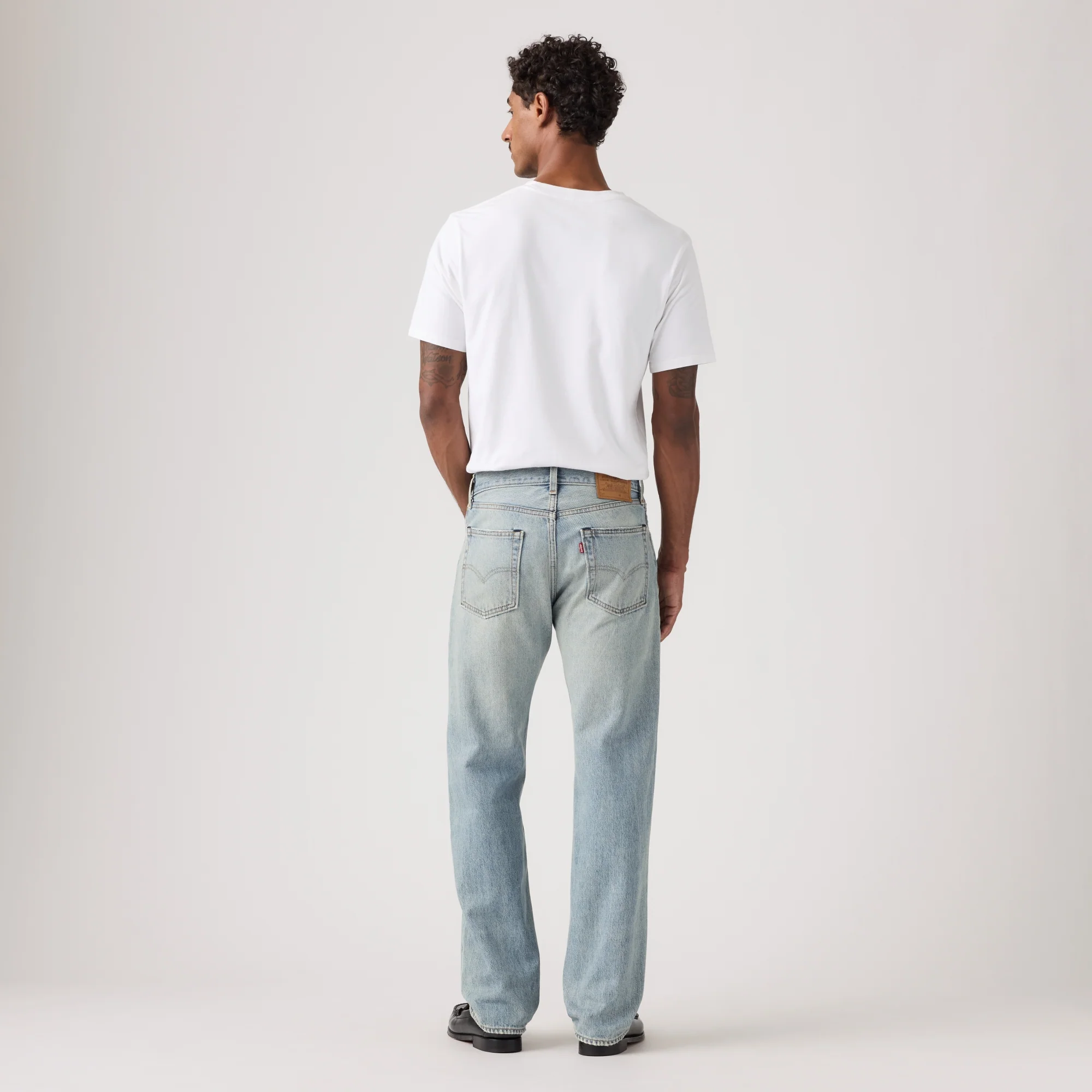 LEVI'S® MEN'S 555™ RELAXED STRAIGHT JEANS - LIGHT WASH - Image 3