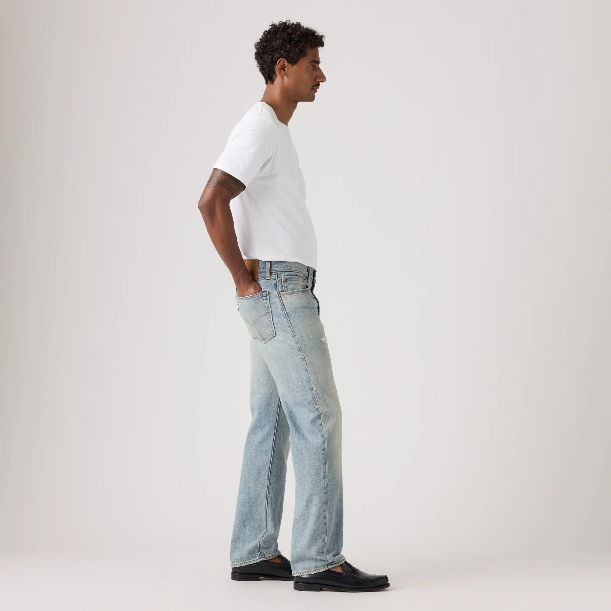 LEVI'S® MEN'S 555™ RELAXED STRAIGHT JEANS - LIGHT WASH - Image 4