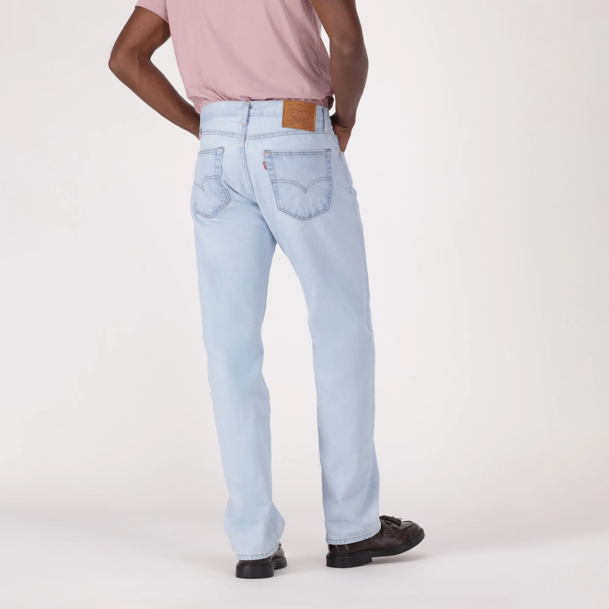 LEVI'S® MEN'S 555™ RELAXED STRAIGHT JEANS - LIGHT WASH - Image 3
