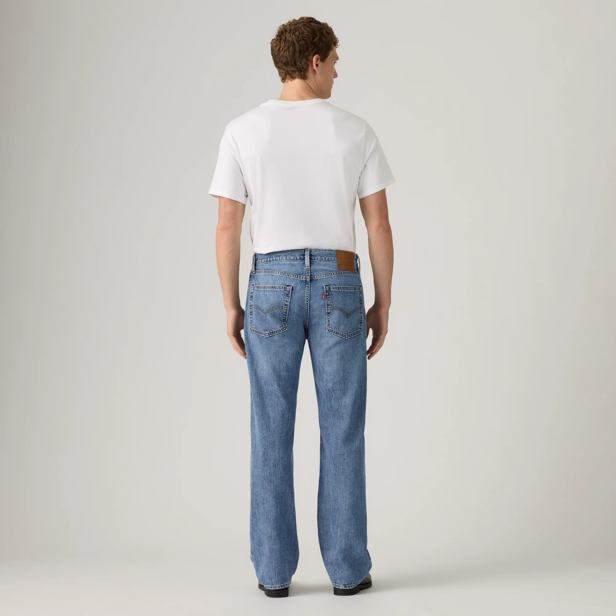 LEVI'S® MEN'S 555™ RELAXED STRAIGHT JEANS - MEDIUM WASH - Image 3