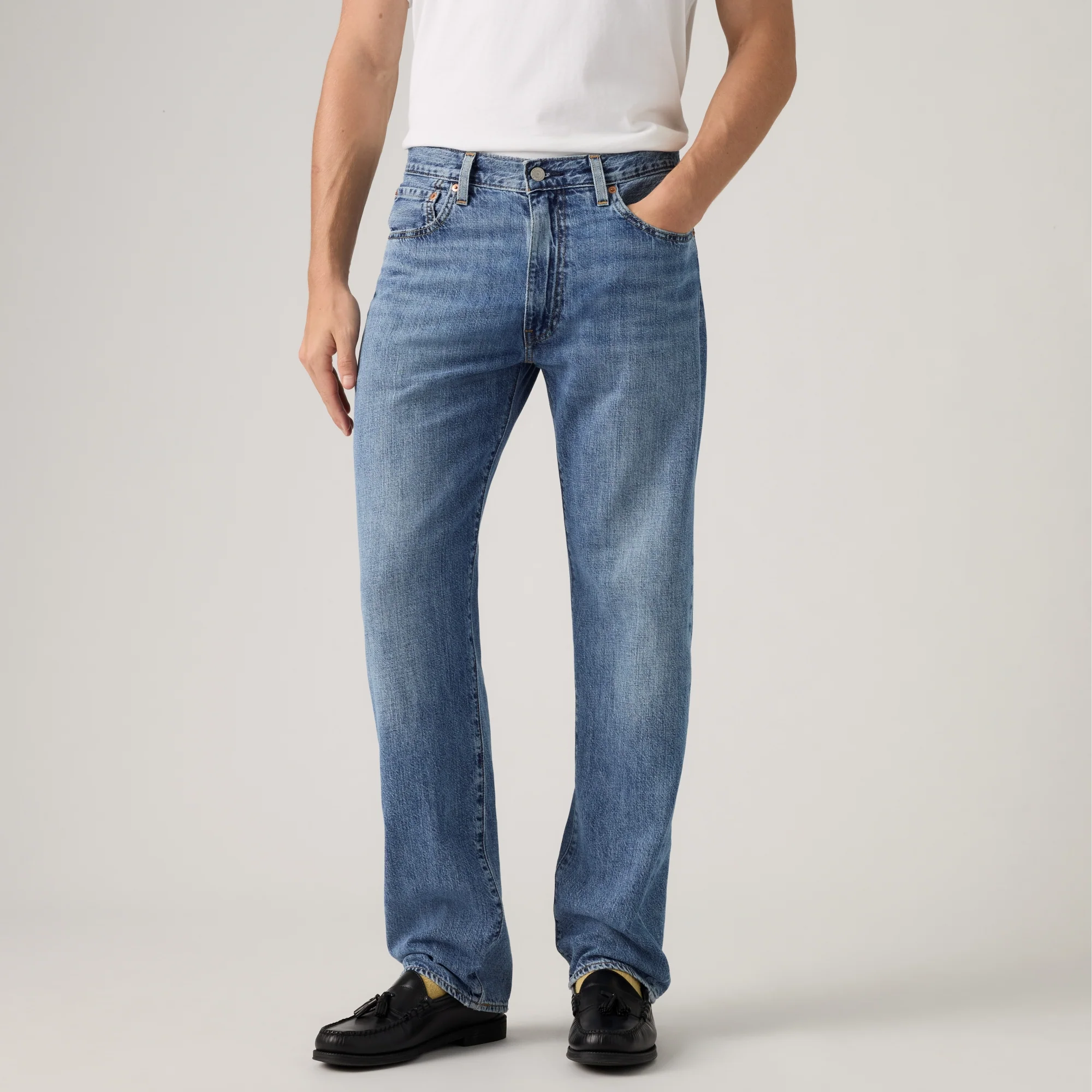 LEVI'S® MEN'S 555™ RELAXED STRAIGHT JEANS - MEDIUM WASH - Image 5