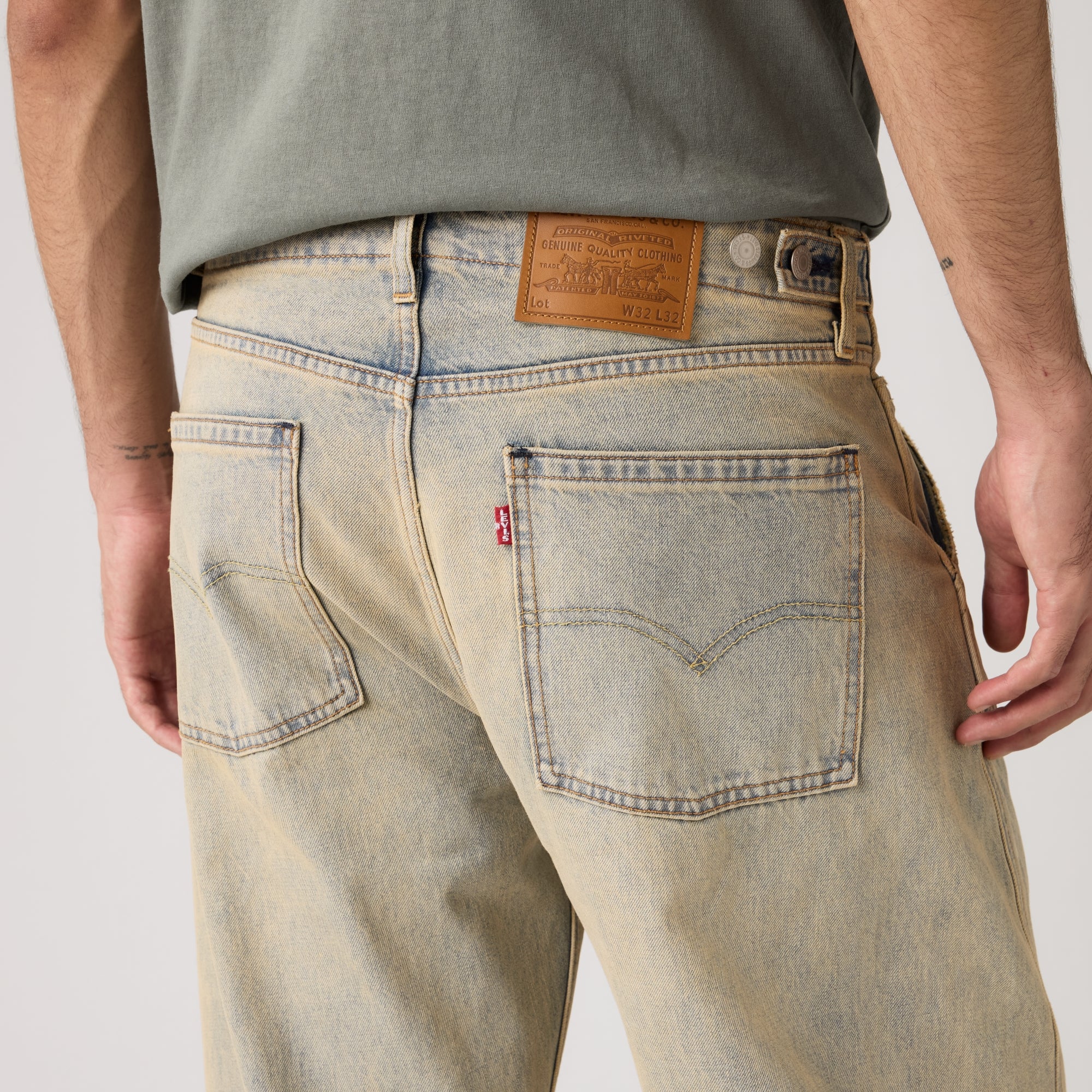 LEVI'S® MEN'S BAGGY BARREL JEANS - LIGHT WASH - Image 4