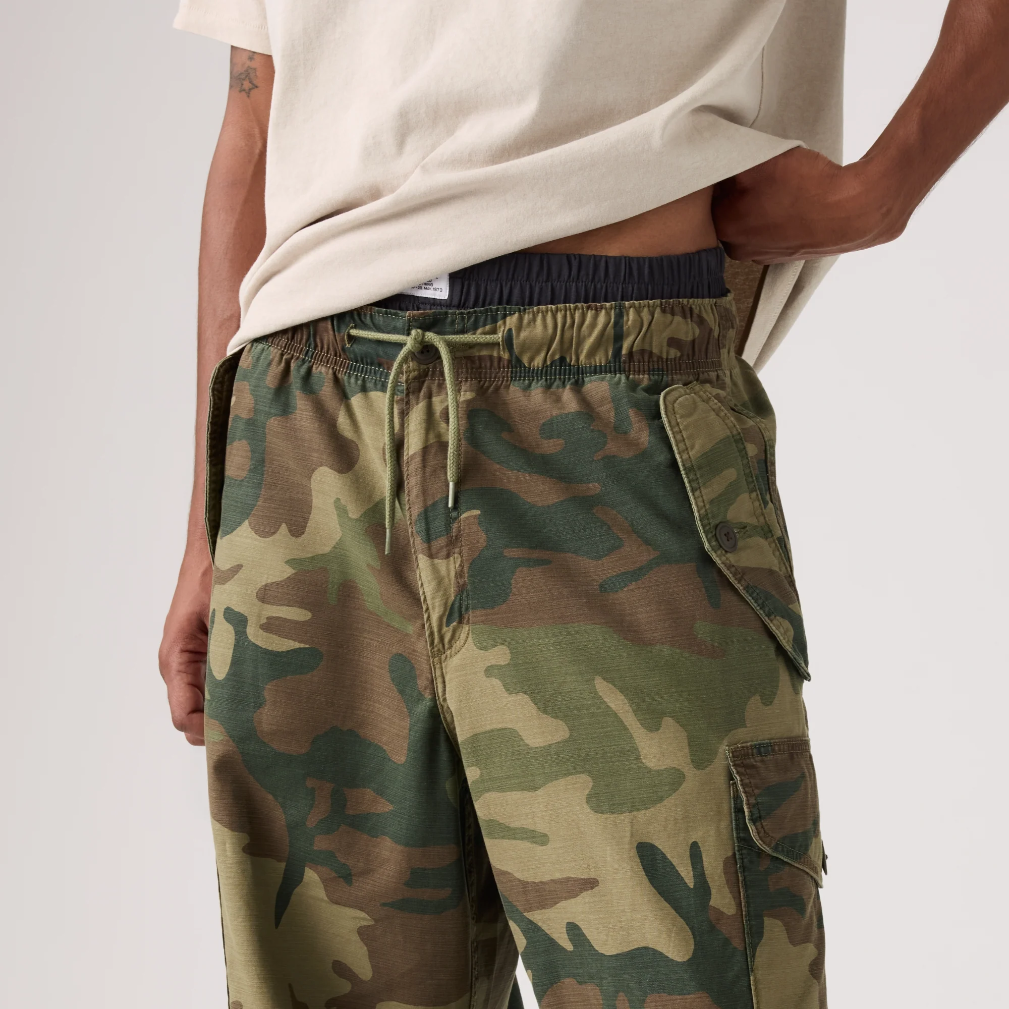 LEVI'S® MEN'S BAGGY FIELD CARGOS - GREEN - Image 5