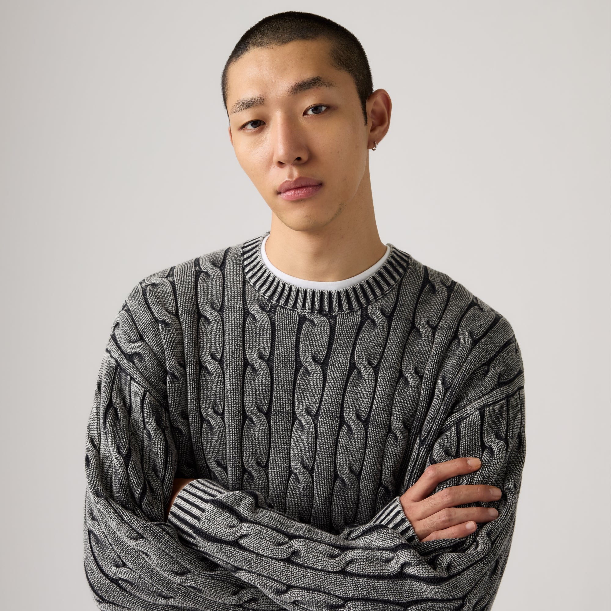 LEVI'S® MEN'S CARMEL CABLE CREW SWEATER - BLACK - Image 4