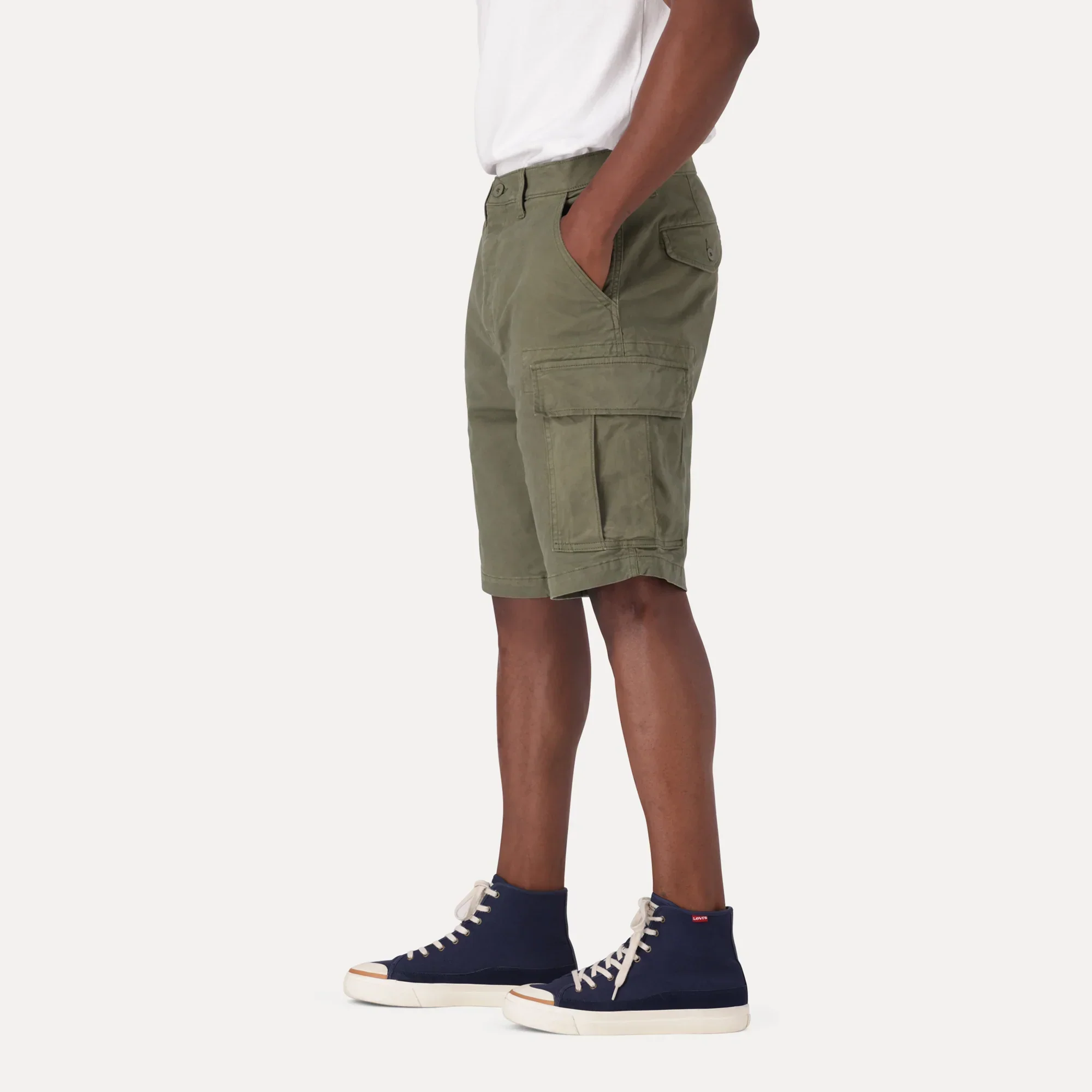 LEVI'S® MEN'S CARRIER CARGO SHORTS - GREEN - Image 4