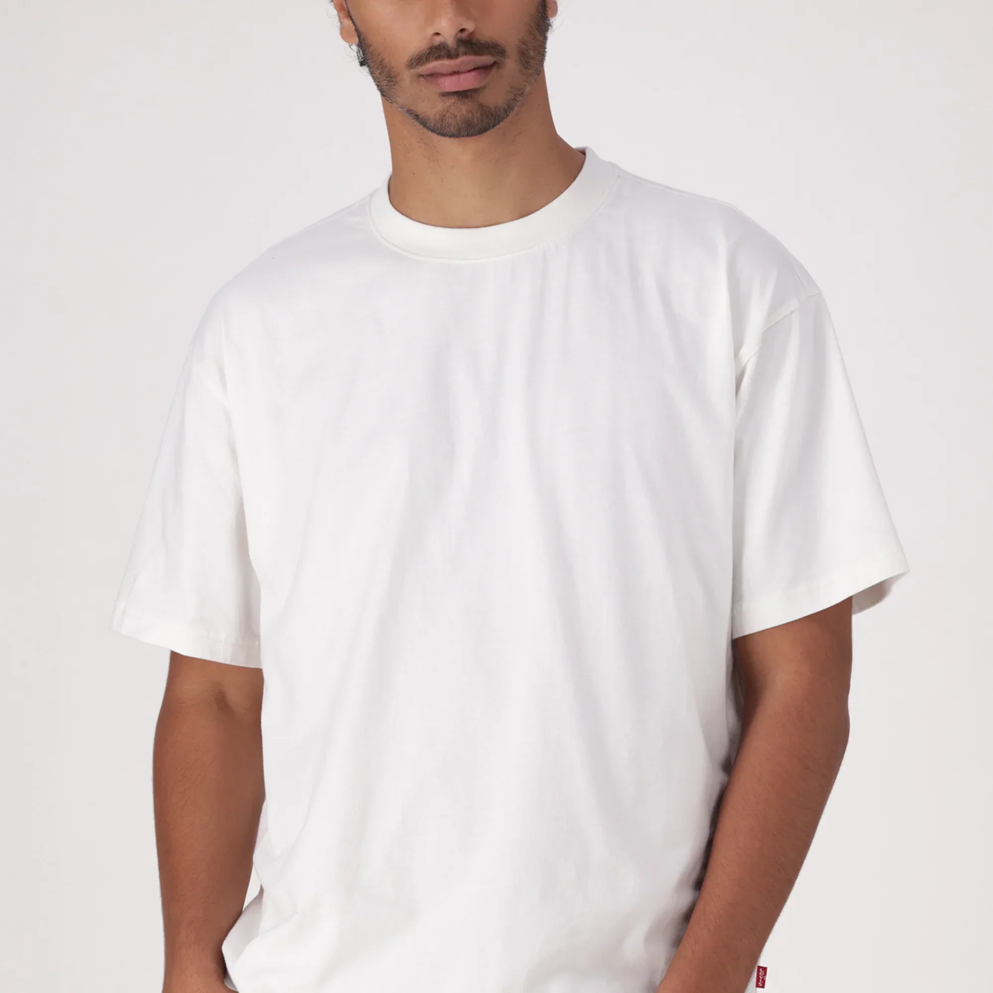 LEVI'S® MEN'S CROPPED BOXY TEE - WHITE - Image 3