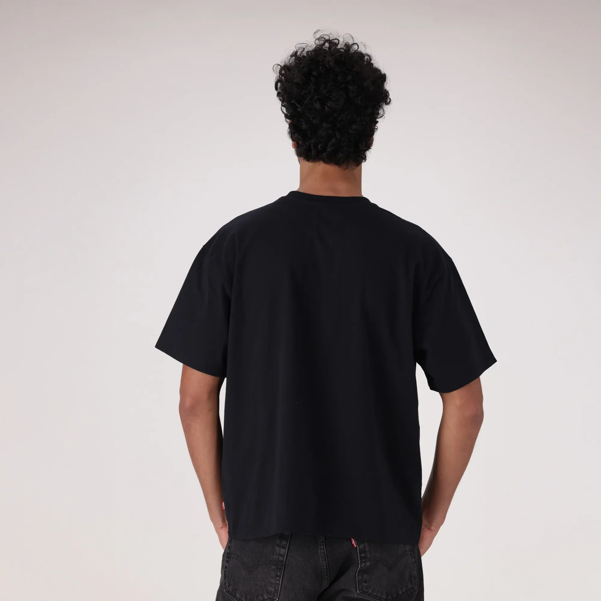 LEVI'S® MEN'S CROPPED BOXY TEE - BLACK - Image 3