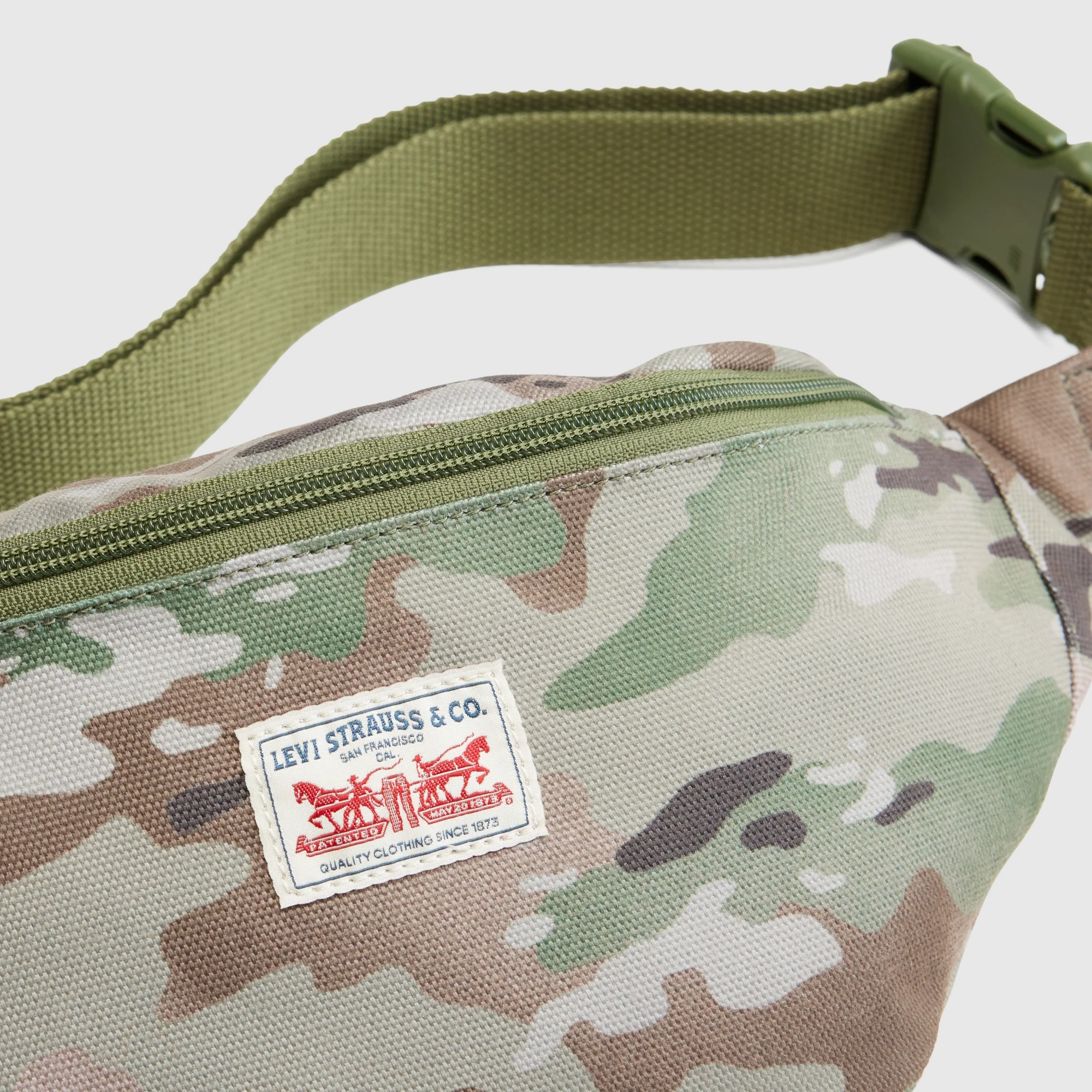 LEVI'S® MEN'S DUBOCE SLING BAG - MULTI COLOUR - Image 3