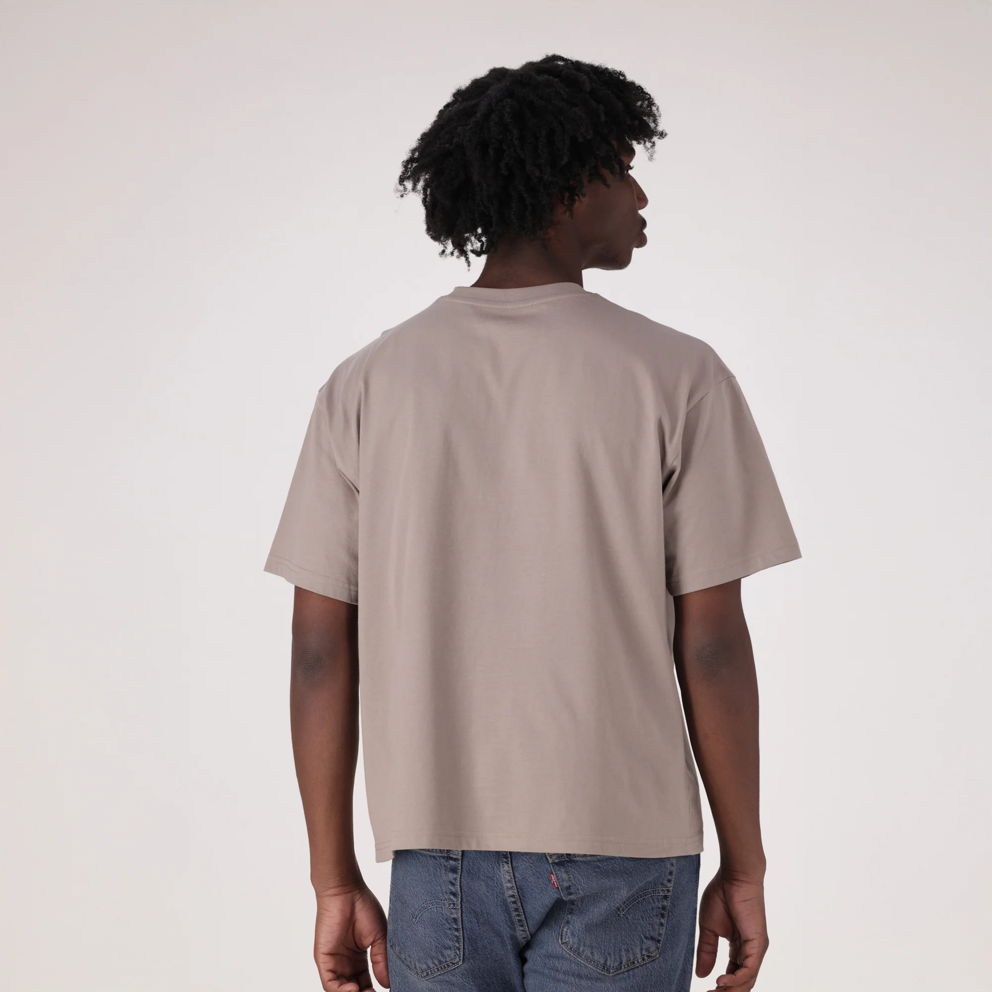 LEVI'S® MEN'S GRAPHIC CROPPED TEE - MULTI COLOUR - Image 3
