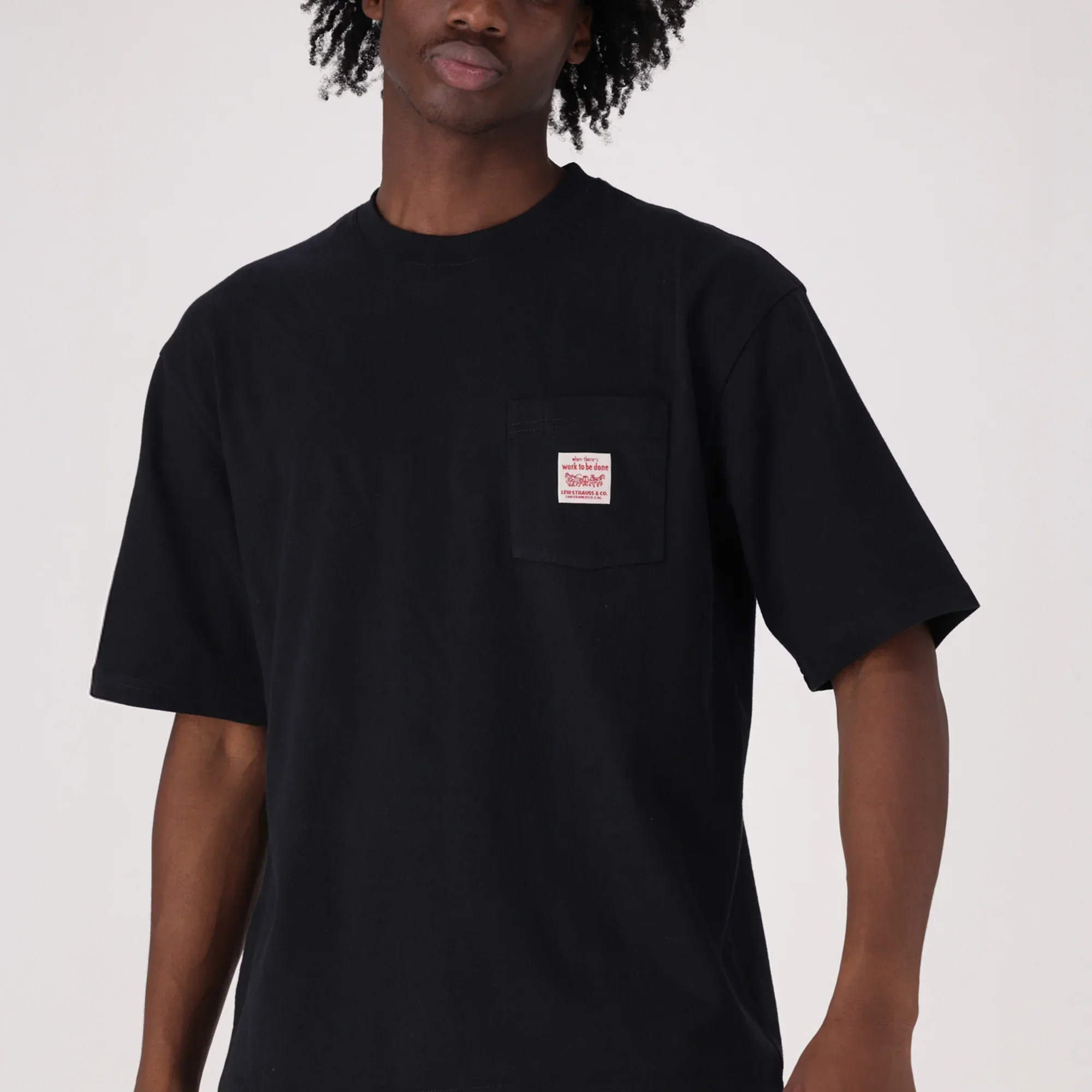 LEVI'S® MEN'S HALF-SLEEVE T-SHIRT - BLACK - Image 3