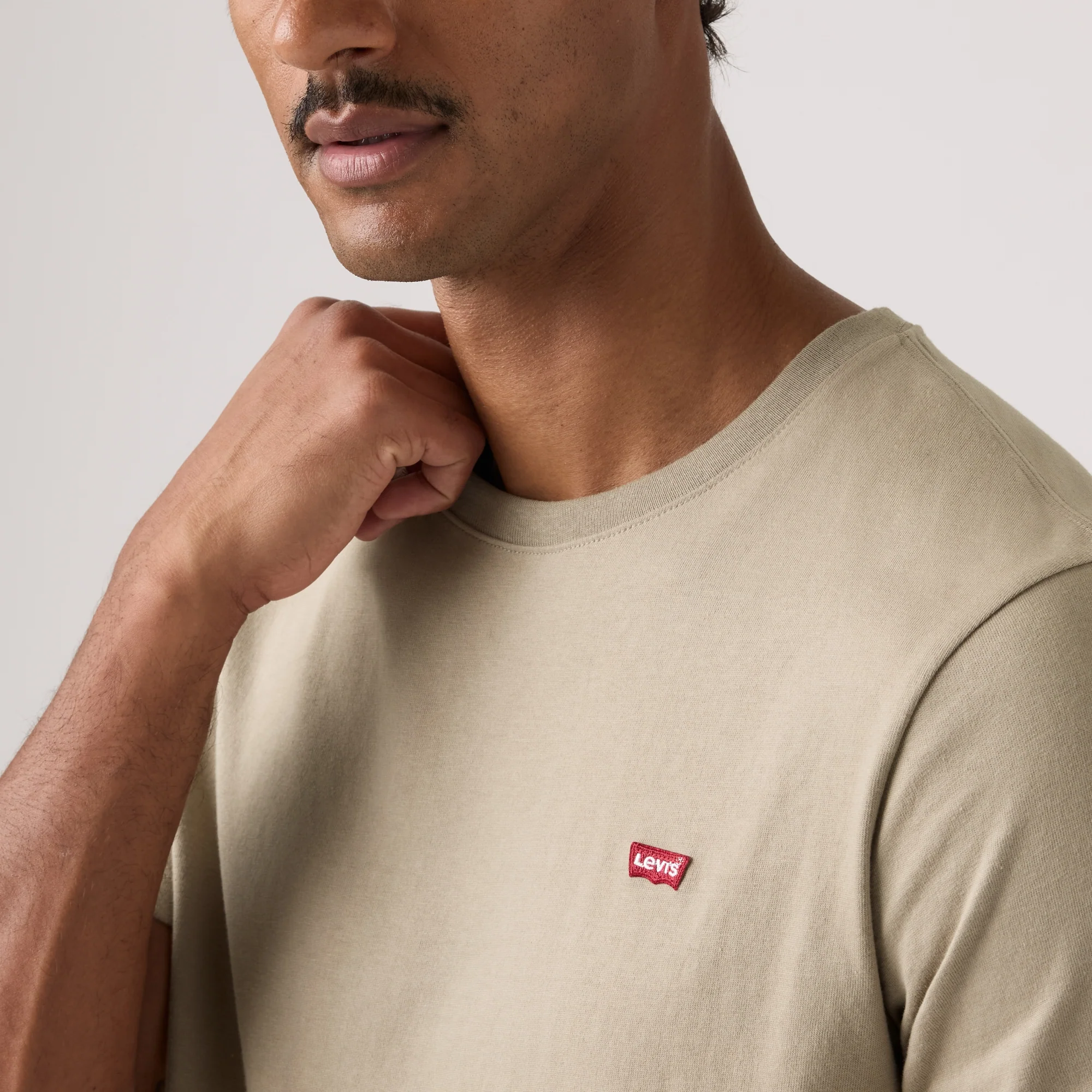LEVI'S® MEN'S ORIGINAL HOUSEMARK T-SHIRT - MULTI COLOUR - Image 4