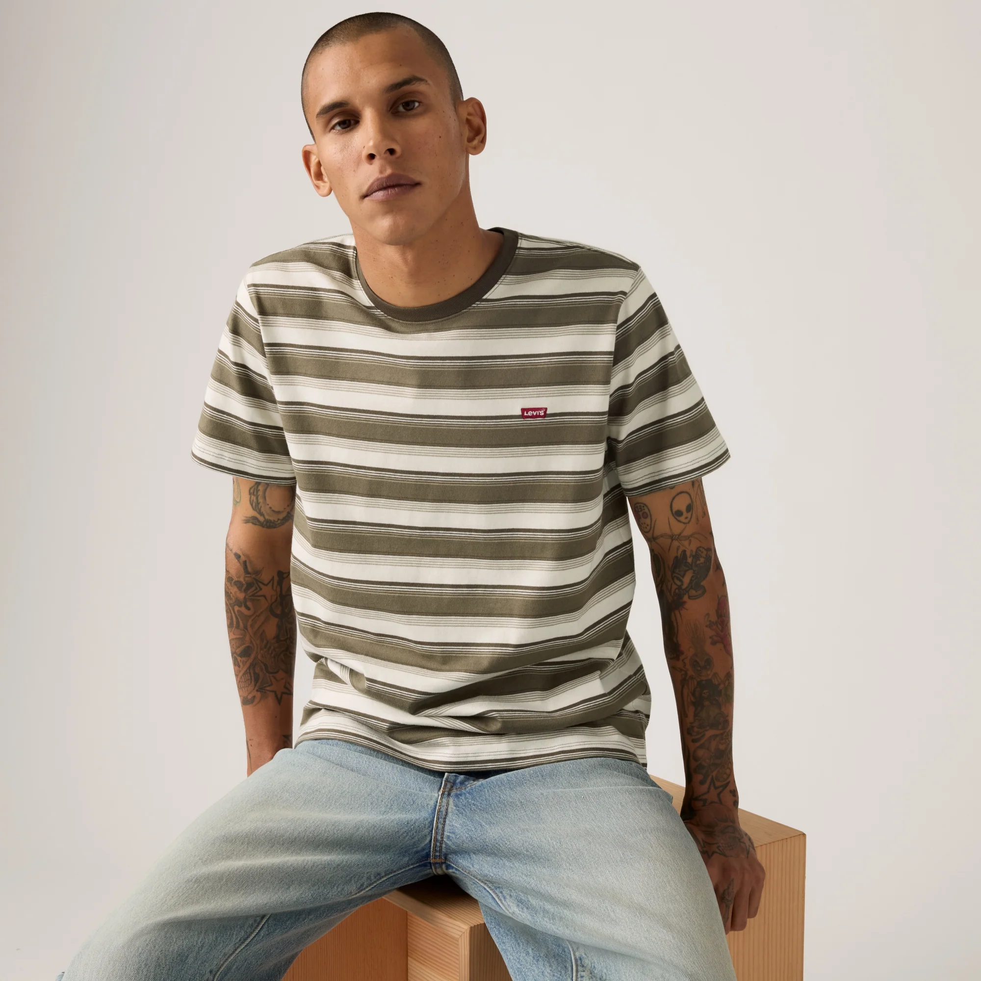 LEVI'S® MEN'S ORIGINAL HOUSEMARK T-SHIRT - NEUTRAL