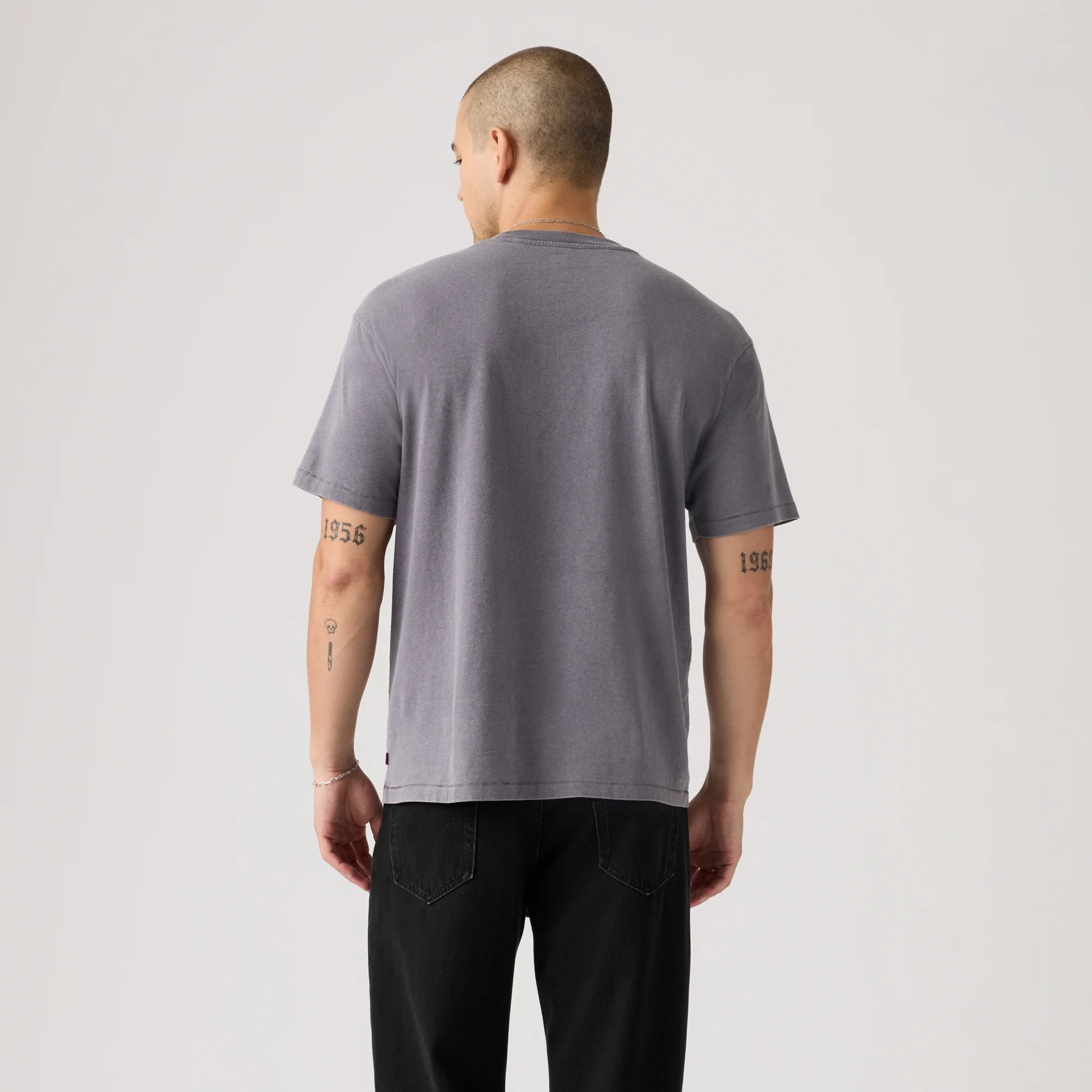 LEVI'S® MEN'S RED TAB VINTAGE T-SHIRT - GREY - Image 3