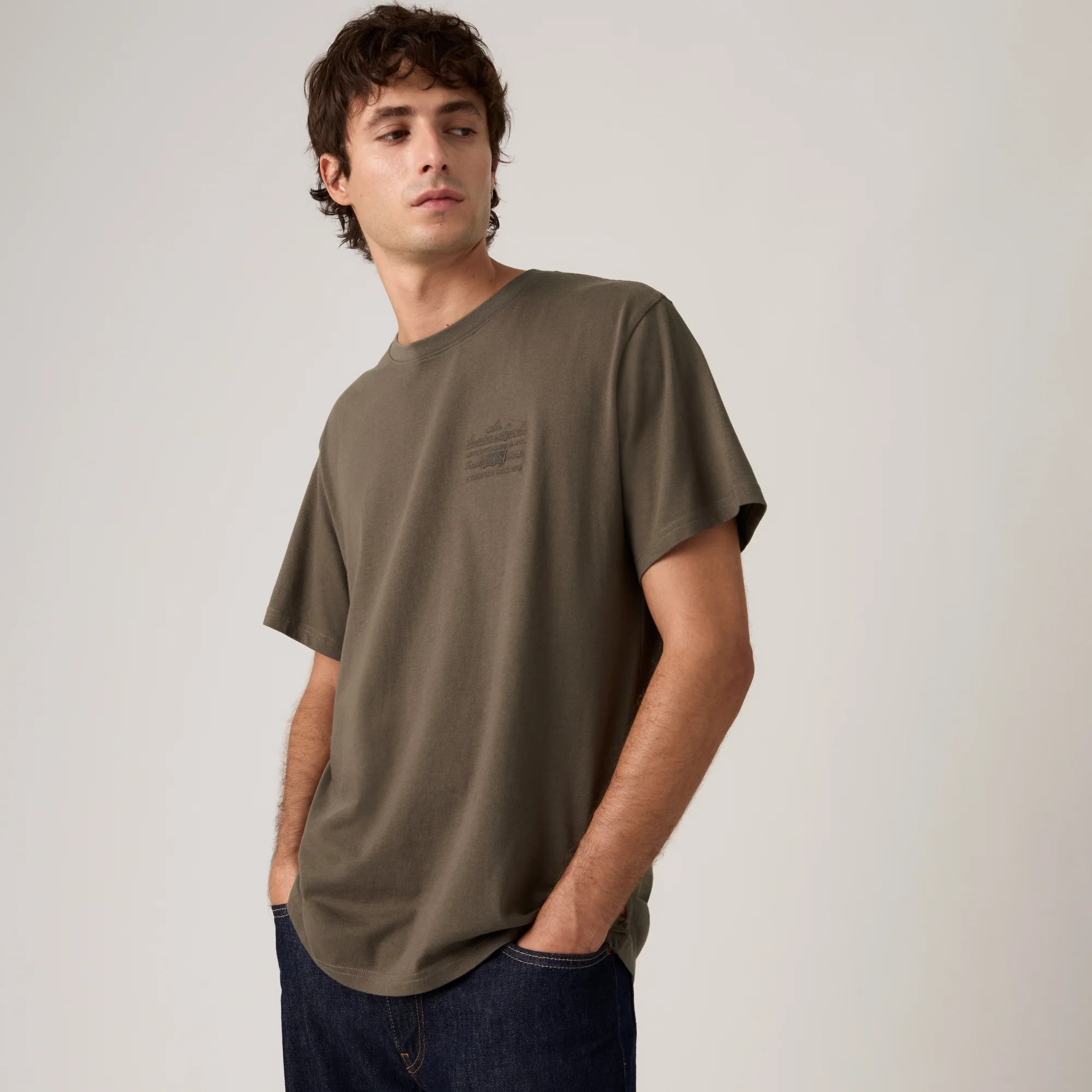 LEVI'S® MEN'S RELAXED SHORT-SLEEVE GRAPHIC T-SHIRT - BROWN