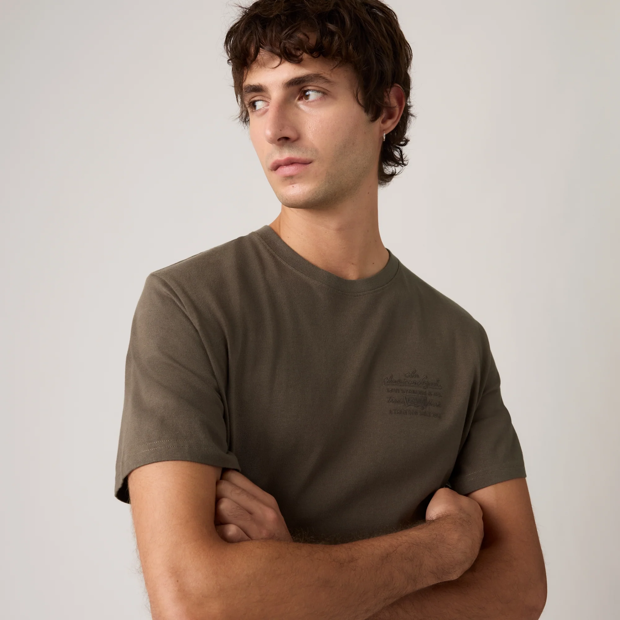 LEVI'S® MEN'S RELAXED SHORT-SLEEVE GRAPHIC T-SHIRT - BROWN - Image 4