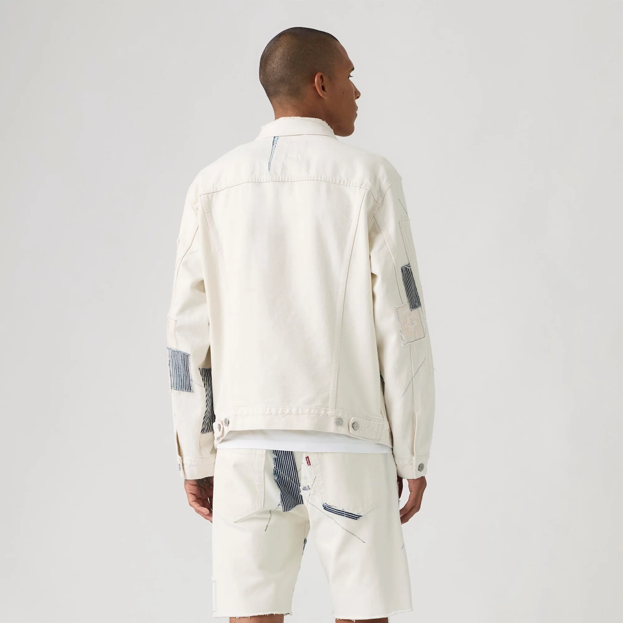 LEVI'S® MEN'S RELAXED TRUCKER JACKET - WHITE - Image 3