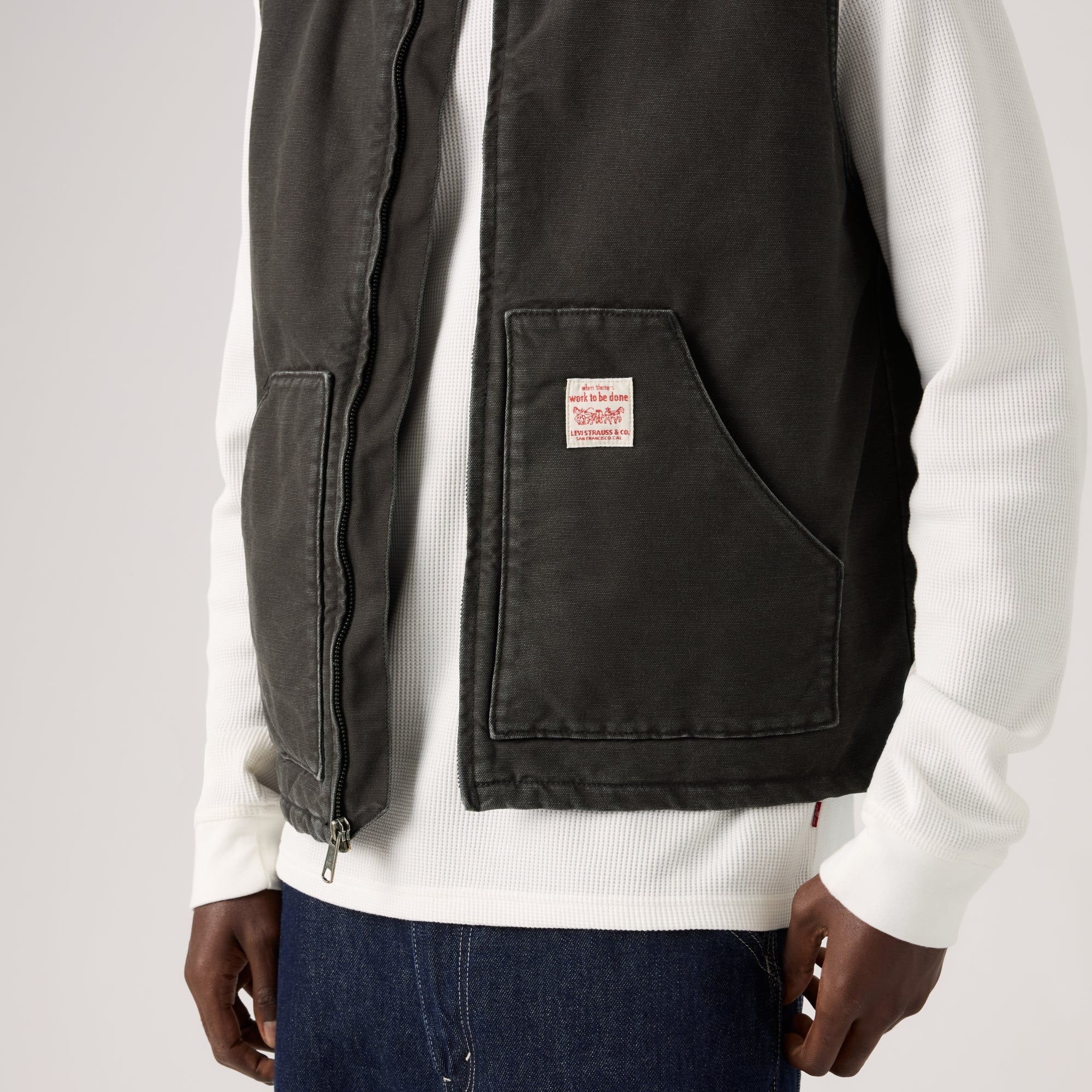 LEVI'S® MEN'S SANSOME VEST - BLACK - Image 4