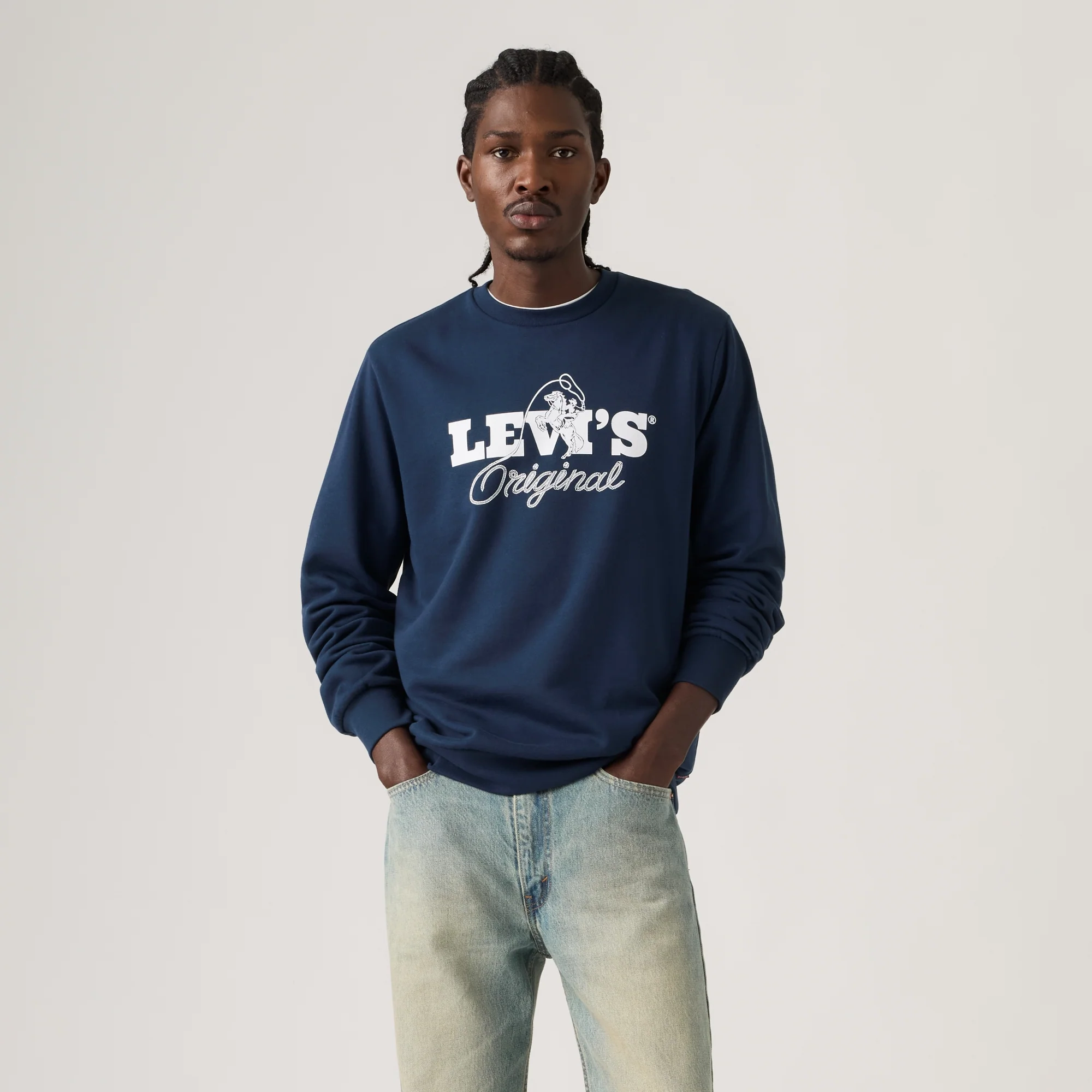 LEVI'S® MEN'S STANDARD FIT GRAPHIC CREWNECK SWEATSHIRT - BLUE - Image 2