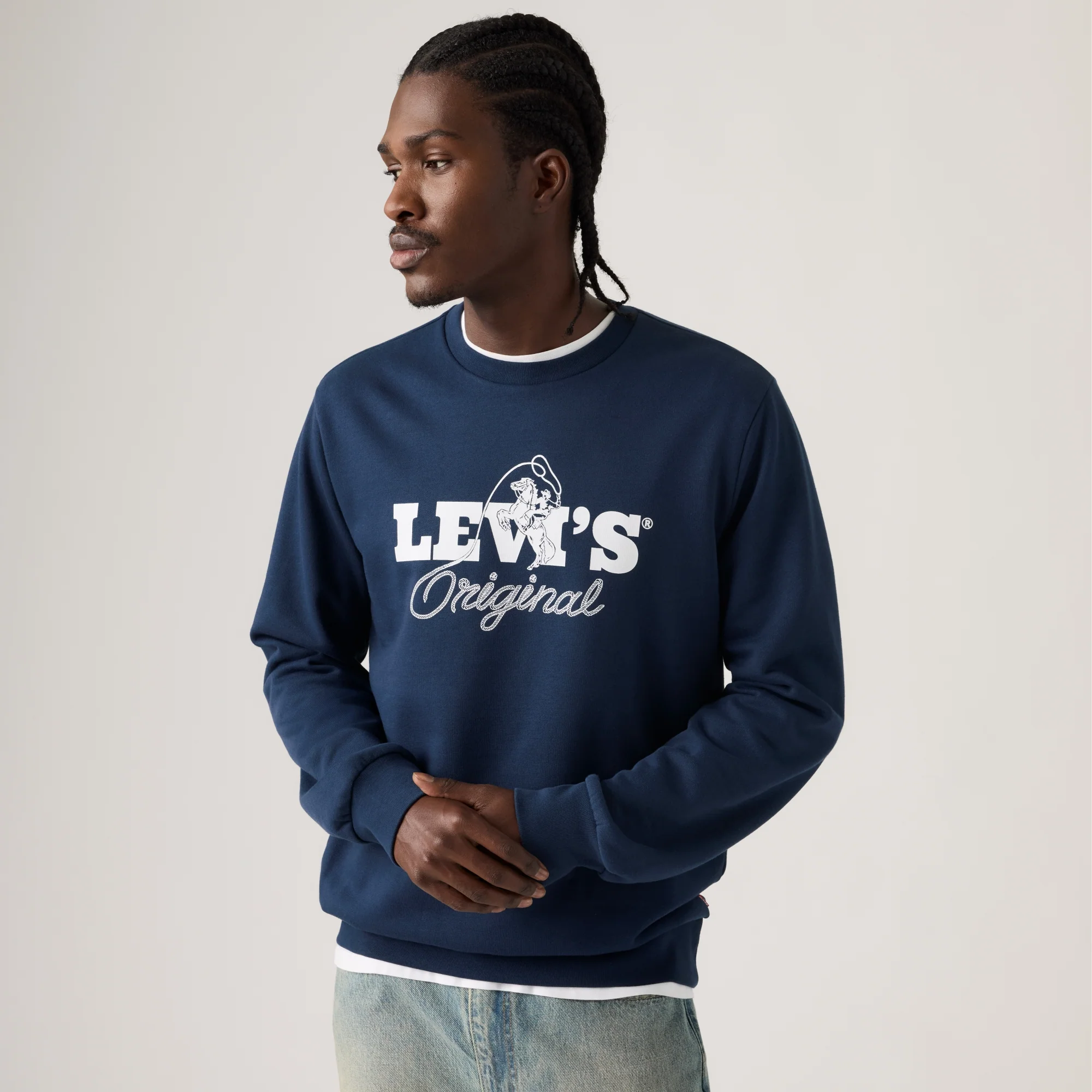 LEVI'S® MEN'S STANDARD FIT GRAPHIC CREWNECK SWEATSHIRT - BLUE - Image 4