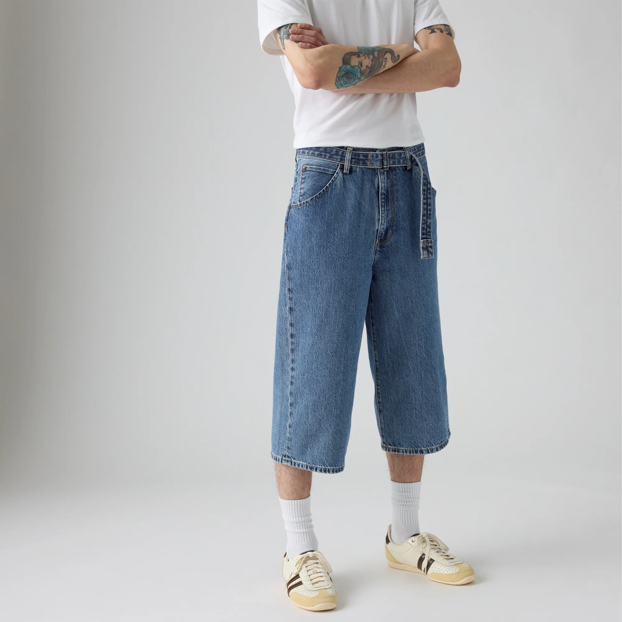 LEVI'S® MEN'S TWISTED BAGGY CAPRIS - MED INDIGO - FLAT FINISH - Image 4