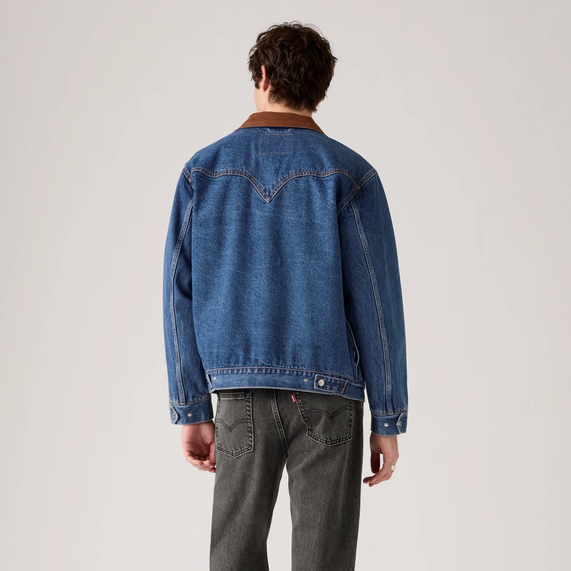 LEVI'S® MEN'S WESTERN SHORTHORN TRUCKER JACKET - BLUE - Image 3
