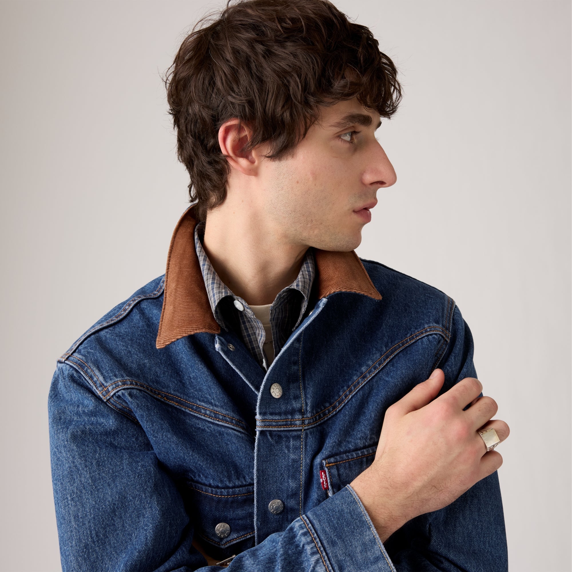 LEVI'S® MEN'S WESTERN SHORTHORN TRUCKER JACKET - BLUE - Image 4