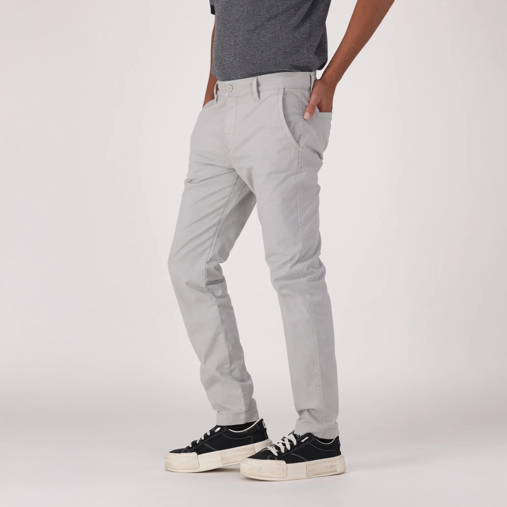 LEVI'S® MEN'S XX CHINO SLIM TAPER - GREY - Image 8