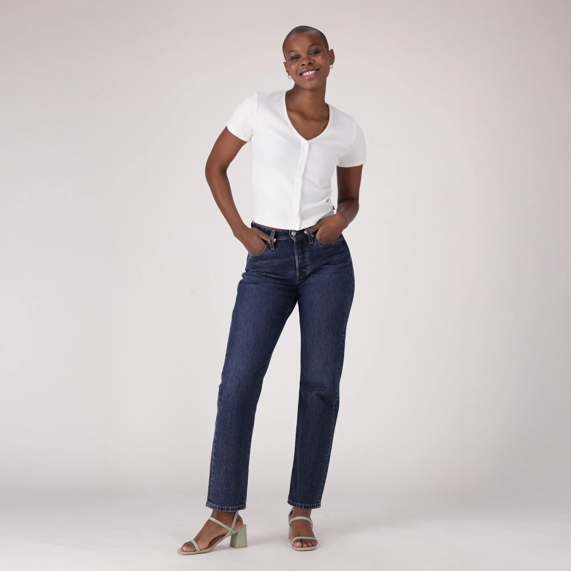 LEVI'S® WOMEN'S 501® CURVE JEANS - MED INDIGO - WORN IN - Image 2