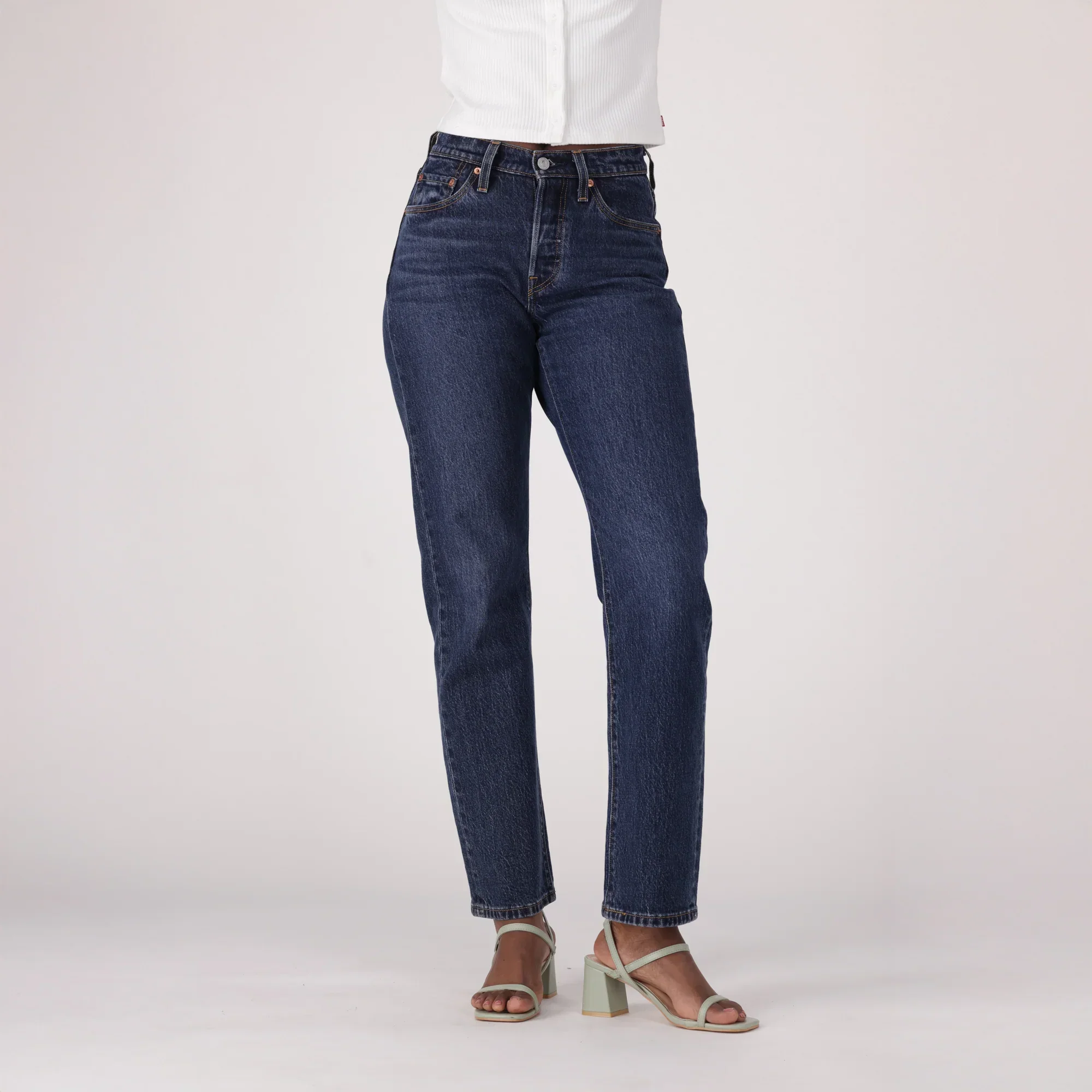 LEVI'S® WOMEN'S 501® CURVE JEANS - MED INDIGO - WORN IN - Image 3