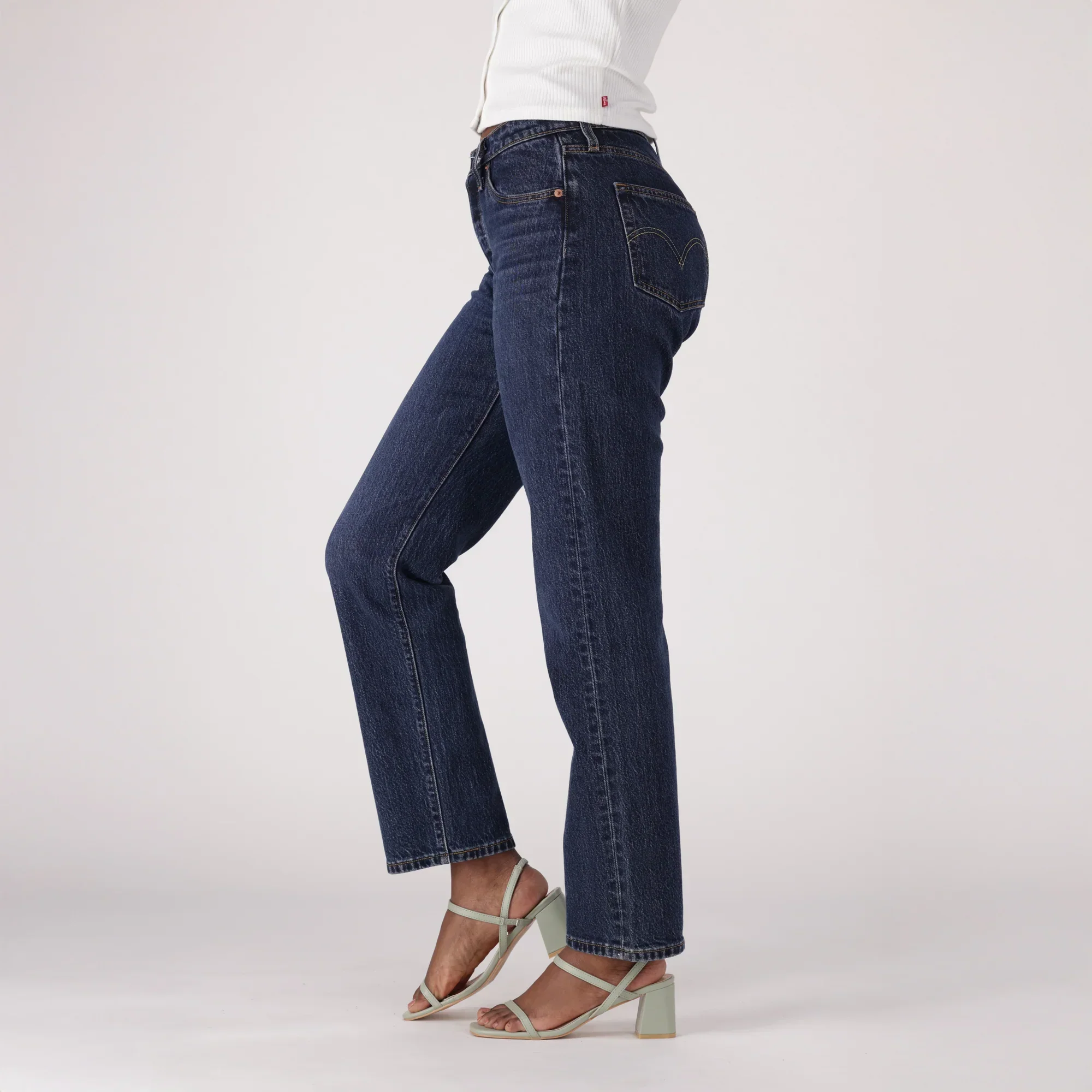 LEVI'S® WOMEN'S 501® CURVE JEANS - MED INDIGO - WORN IN - Image 5