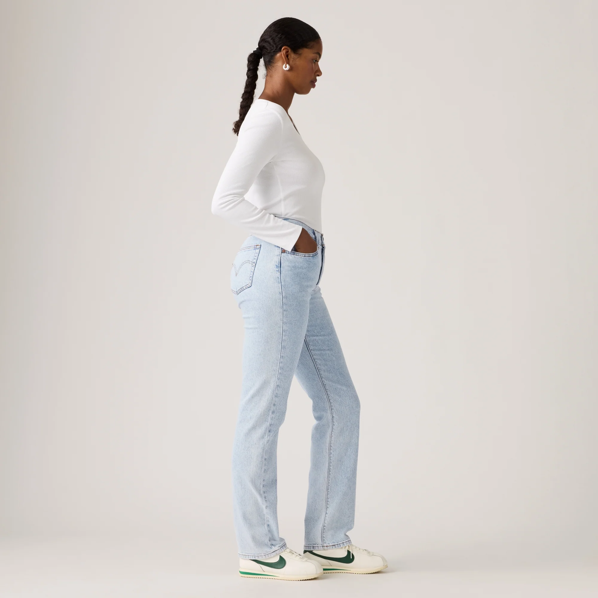 LEVI'S® WOMEN'S 501® CURVE JEANS - MED INDIGO - WORN IN - Image 4
