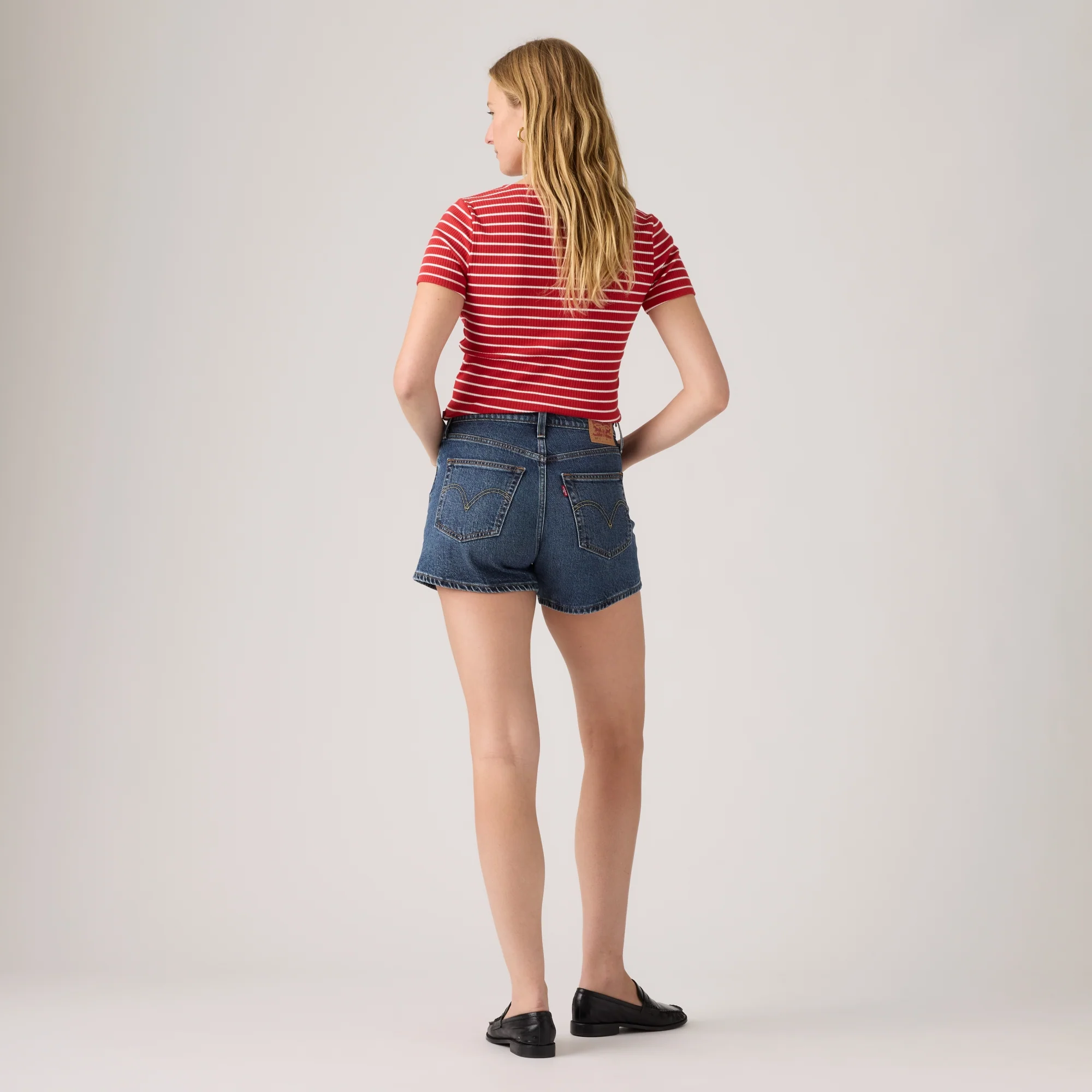 LEVI'S® WOMEN'S 501® CURVE SHORTS - DARK INDIGO WORN IN - Image 3