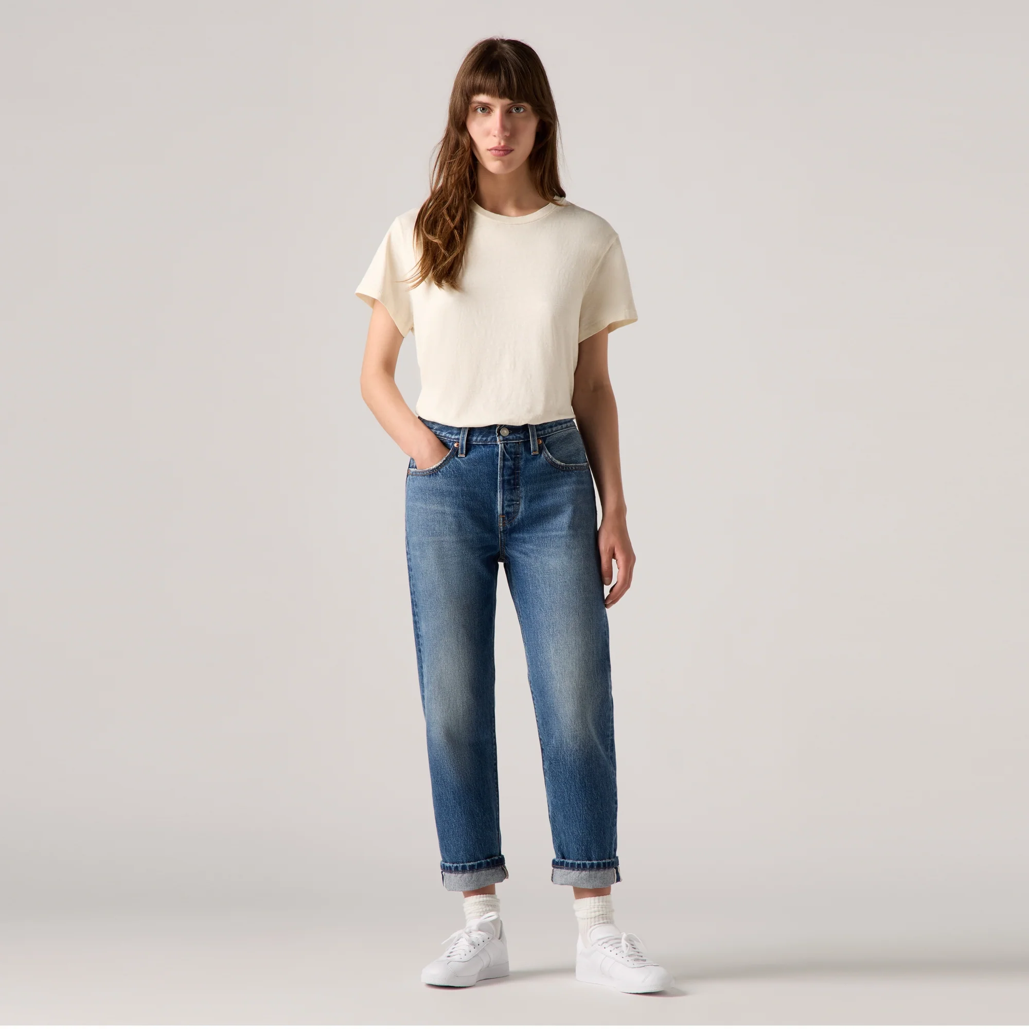 LEVI'S® WOMEN'S 501® ORIGINAL CROPPED JEANS - MED INDIGO - WORN IN - Image 11