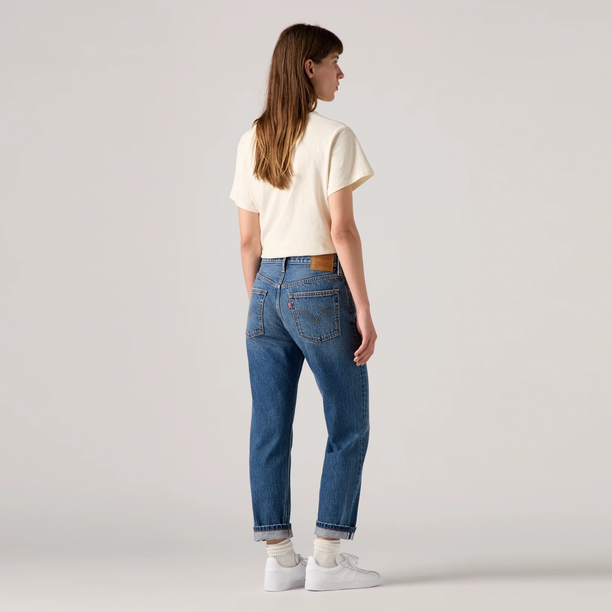 LEVI'S® WOMEN'S 501® ORIGINAL CROPPED JEANS - MED INDIGO - WORN IN - Image 12