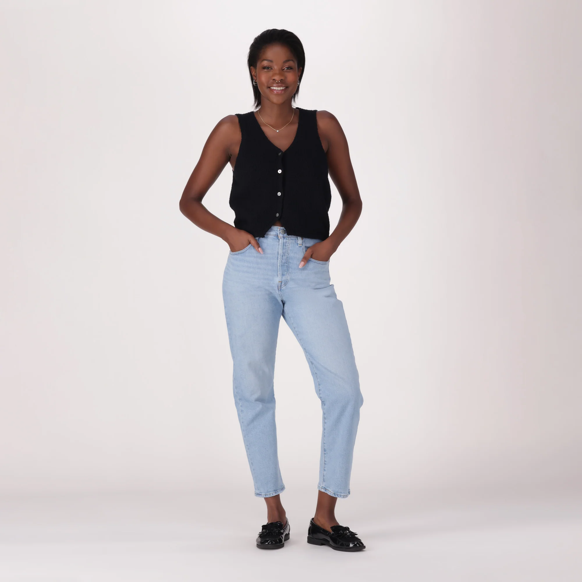 LEVI'S® WOMEN'S 501® ORIGINAL CROPPED JEANS - MED INDIGO - WORN IN