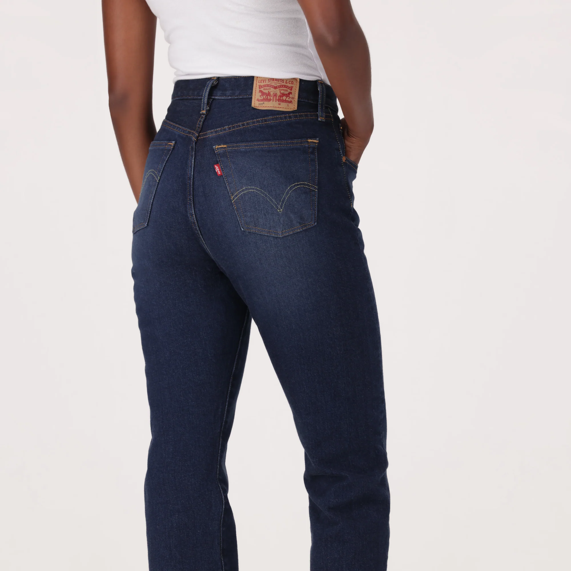 LEVI'S® WOMEN'S 501® ORIGINAL JEANS - MED INDIGO - WORN IN - Image 5